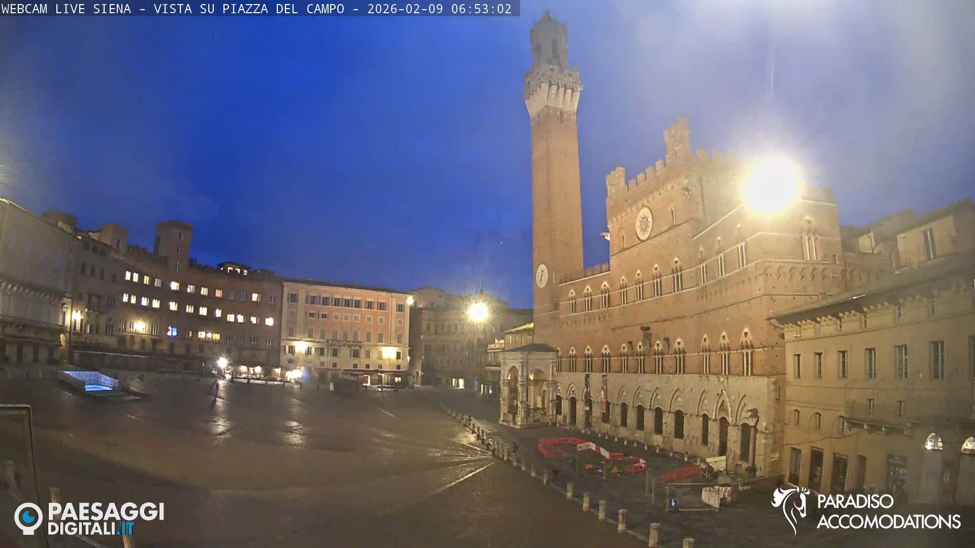 Siena , Piazza del Campo II Square Live Cam - Tuscany, Italy