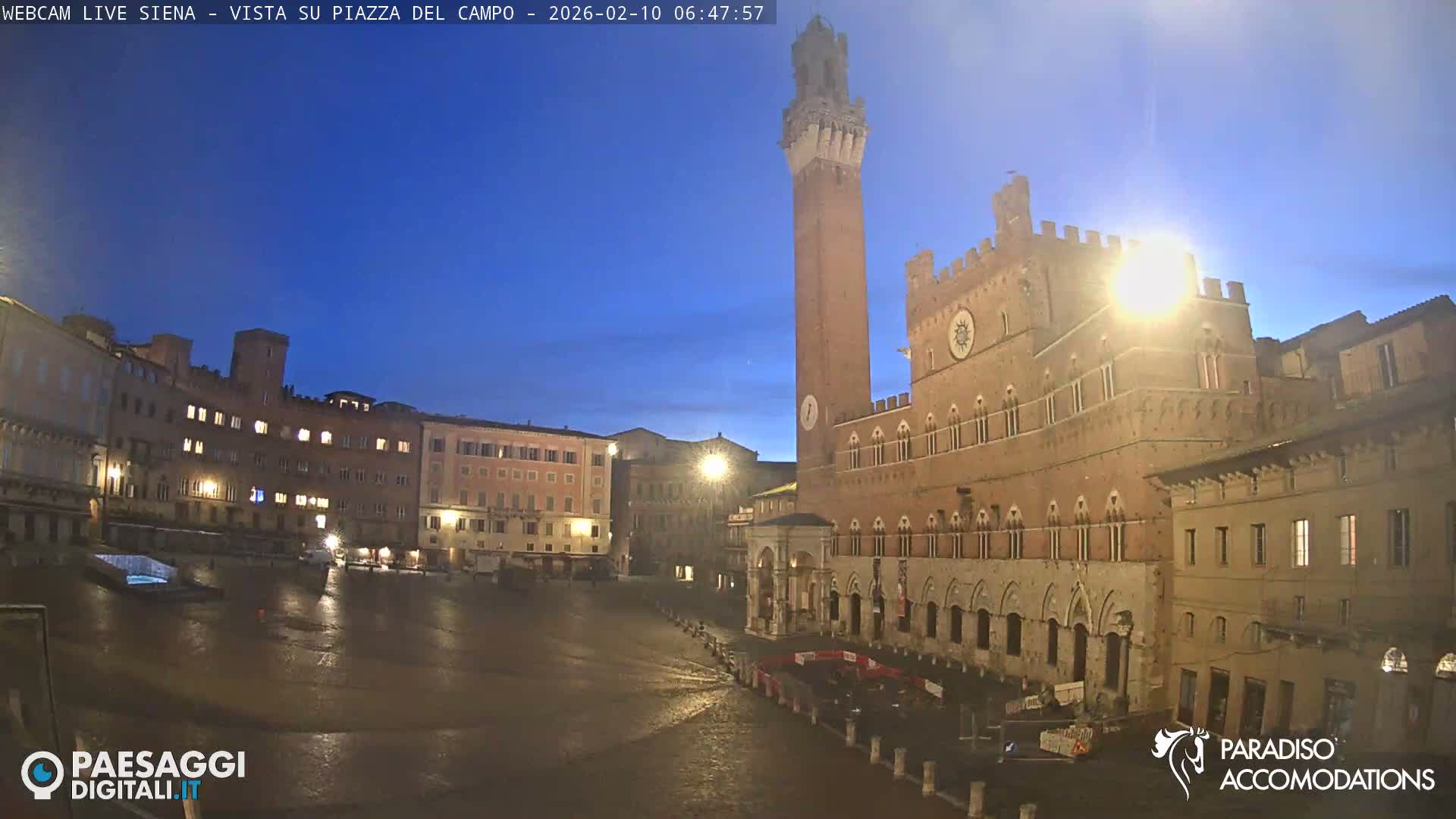Siena , Piazza del Campo II Square Live Cam - Tuscany, Italy
