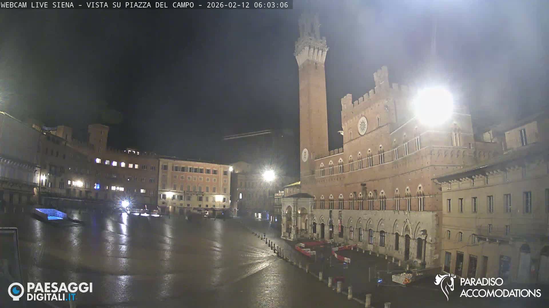Siena , Piazza del Campo II Square Live Cam - Tuscany, Italy