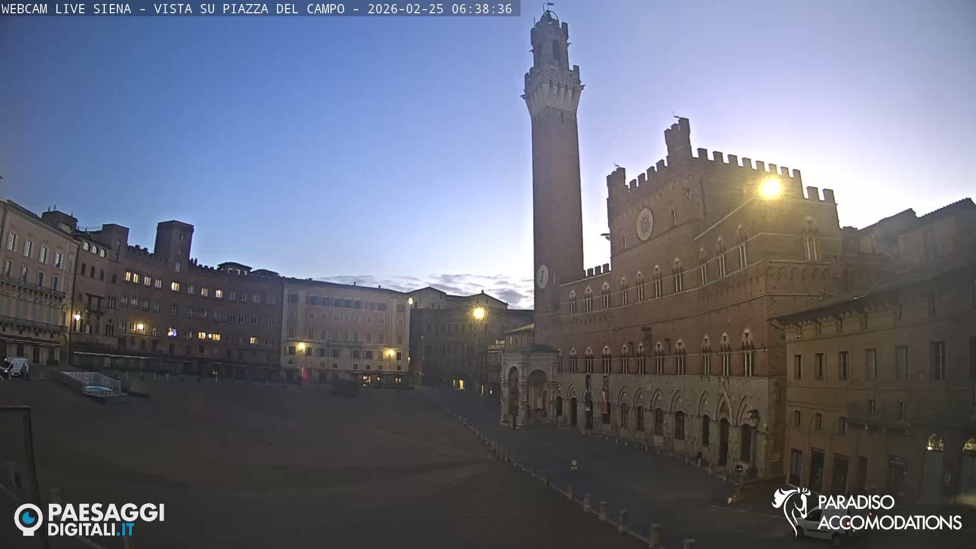 Siena , Piazza del Campo II Square Live Cam - Tuscany, Italy