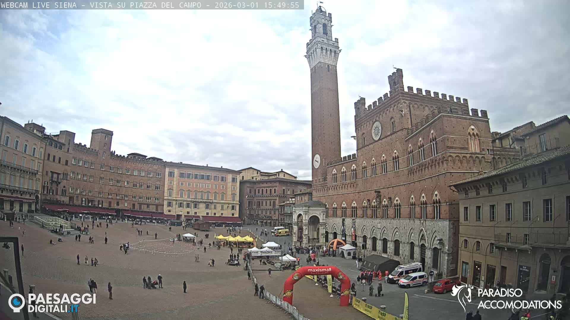 Siena , Piazza del Campo II Square Live Cam - Tuscany, Italy