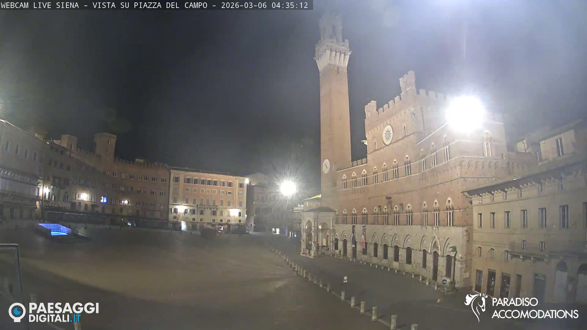 Siena , Piazza del Campo II Square Live Cam - Tuscany, Italy
