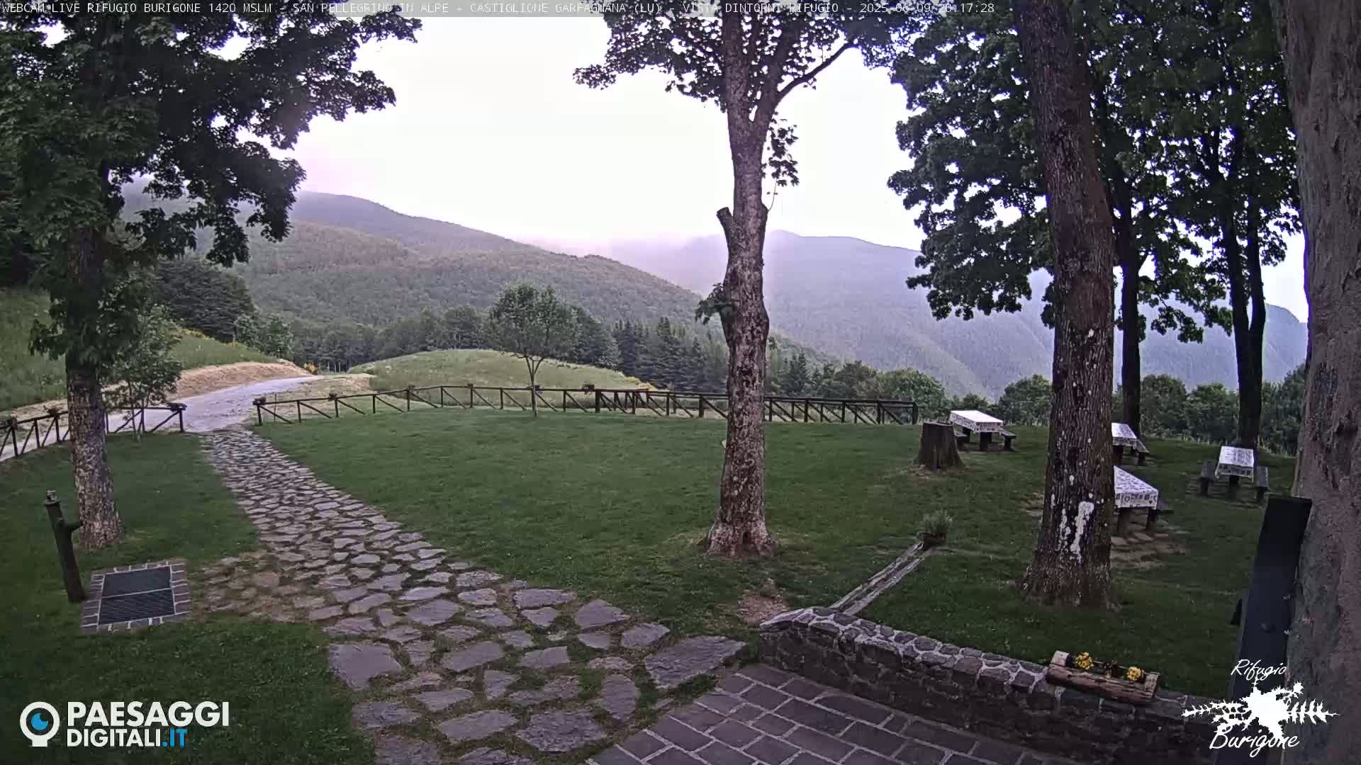  Garfagnana, Rifugio Burigone  Live Cam - Lucca, Tuscany, Italy
