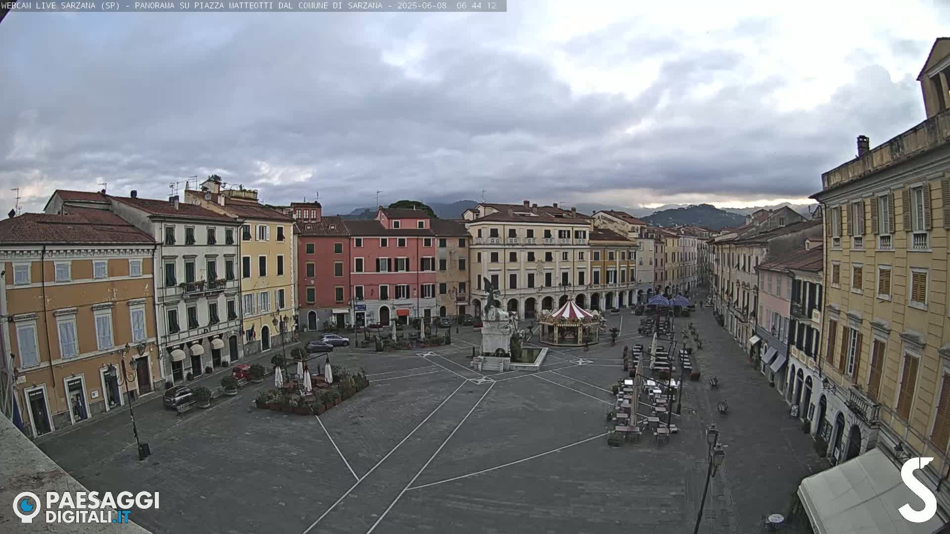 Sarzana, Piazza Matteotti Square Live Cam - La Spezia, Liguria, Italy