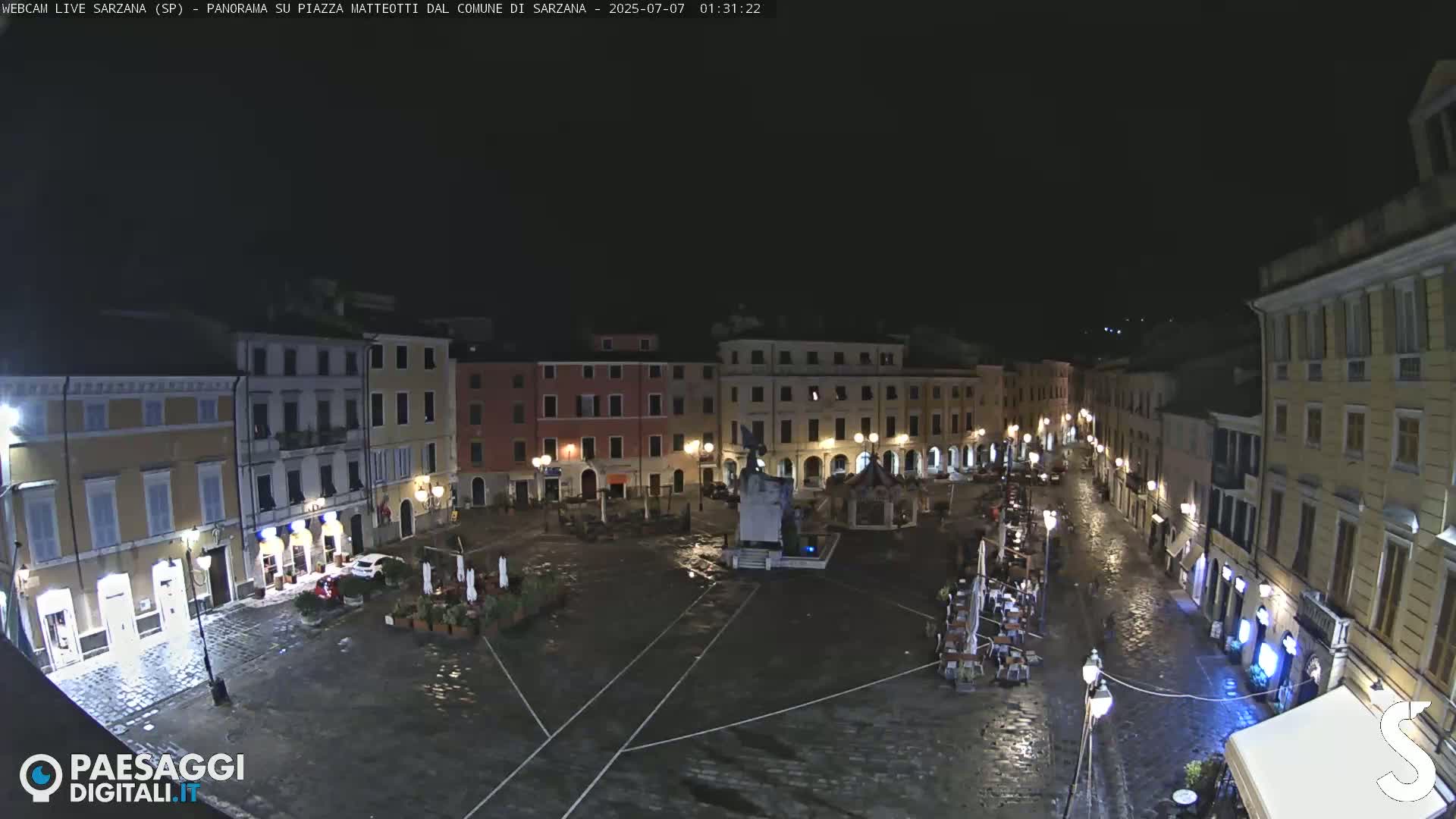Sarzana, Piazza Matteotti Square Live Cam - La Spezia, Liguria, Italy