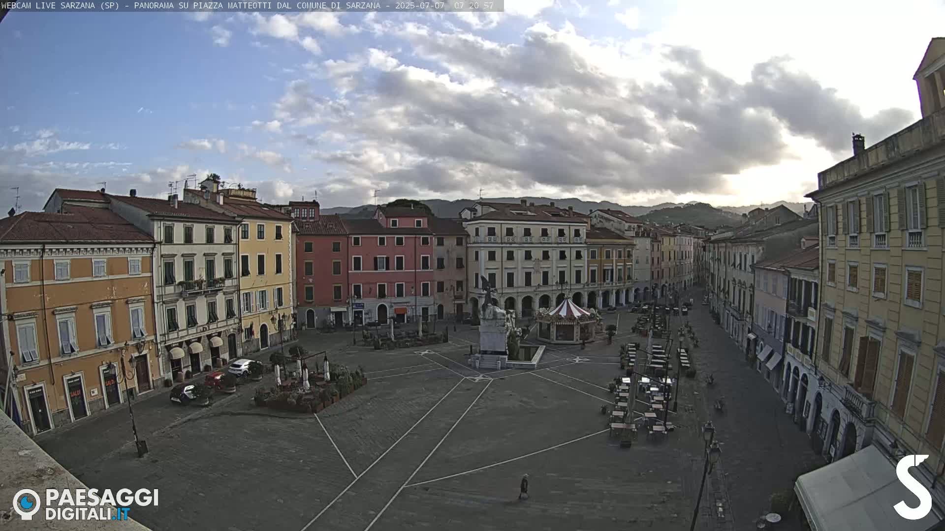 Sarzana, Piazza Matteotti Square Live Cam - La Spezia, Liguria, Italy