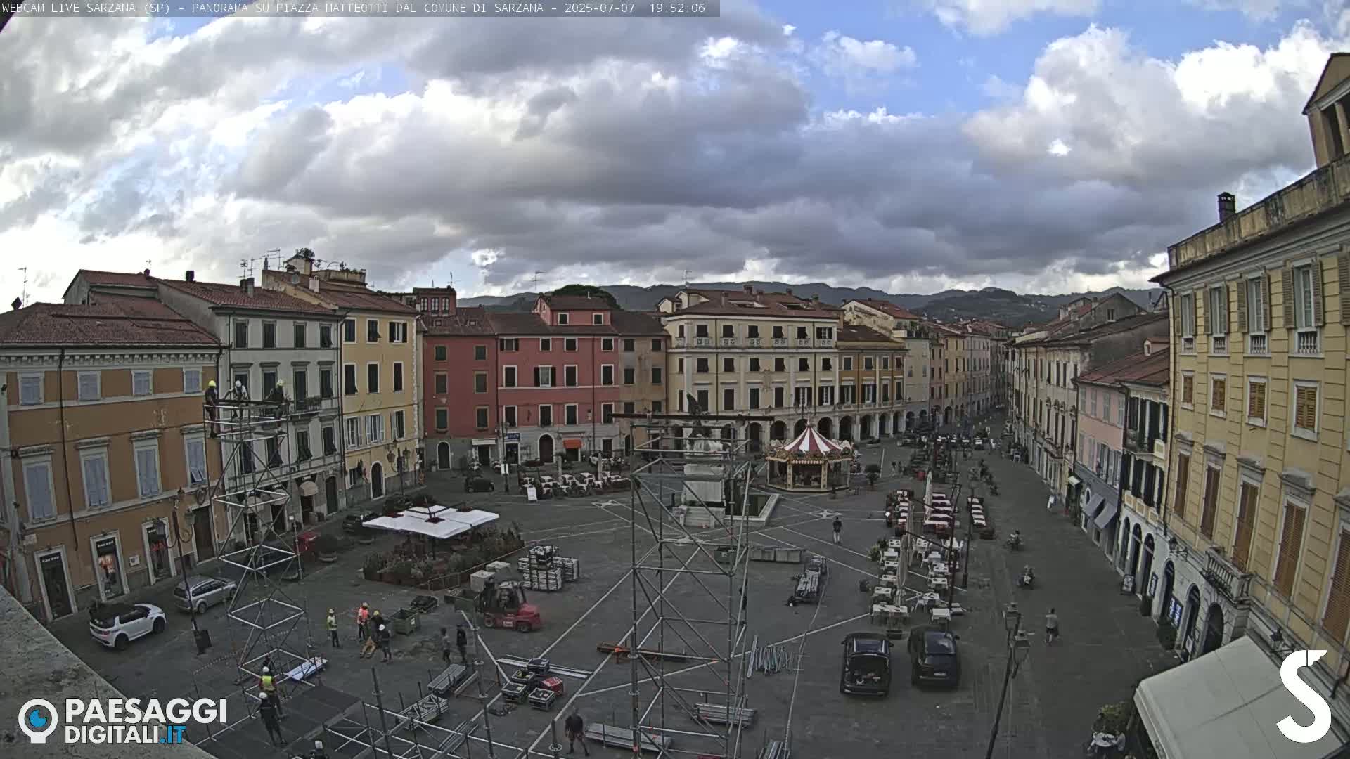 Sarzana, Piazza Matteotti Square Live Cam - La Spezia, Liguria, Italy
