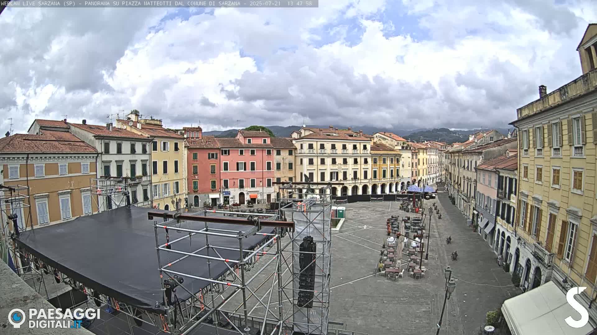 Sarzana, Piazza Matteotti Square Live Cam - La Spezia, Liguria, Italy