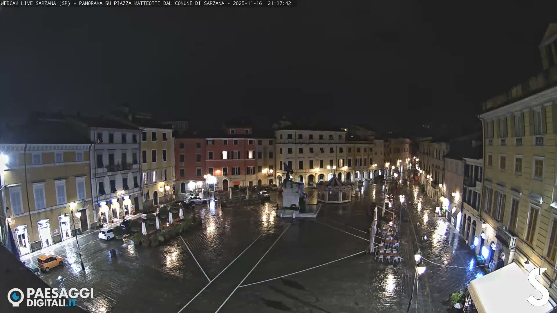 Sarzana, Piazza Matteotti Square Live Cam - La Spezia, Liguria, Italy