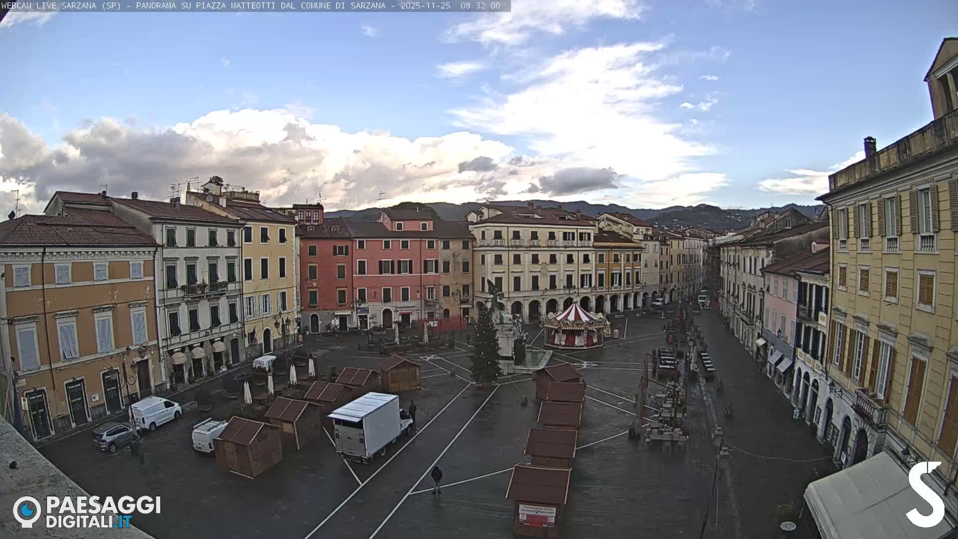 Sarzana, Piazza Matteotti Square Live Cam - La Spezia, Liguria, Italy