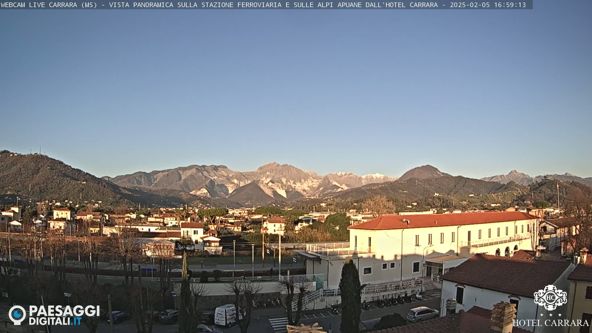  Carrara City Railway Station & Panaromic Natural Alps Park Live Cam - Massa & Carrara, Tuscany, Italy