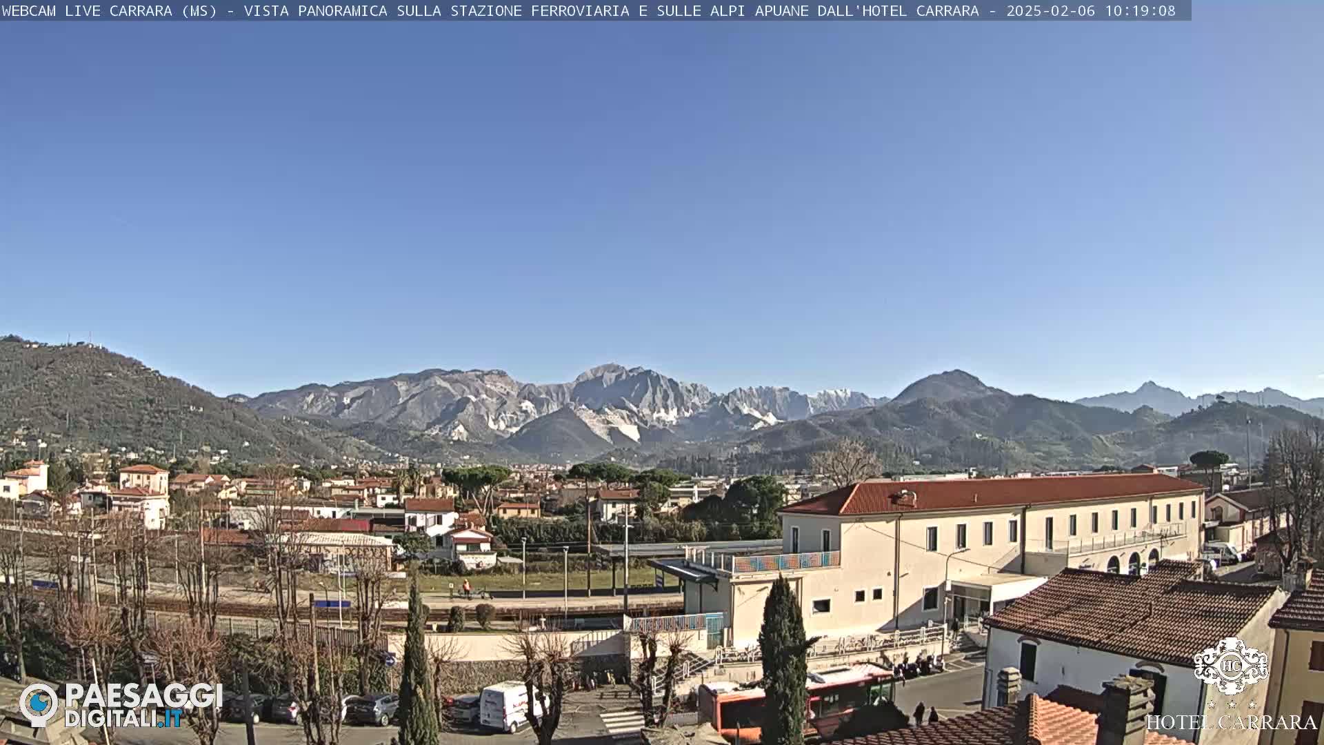  Carrara City Railway Station & Panaromic Natural Alps Park Live Cam - Massa & Carrara, Tuscany, Italy