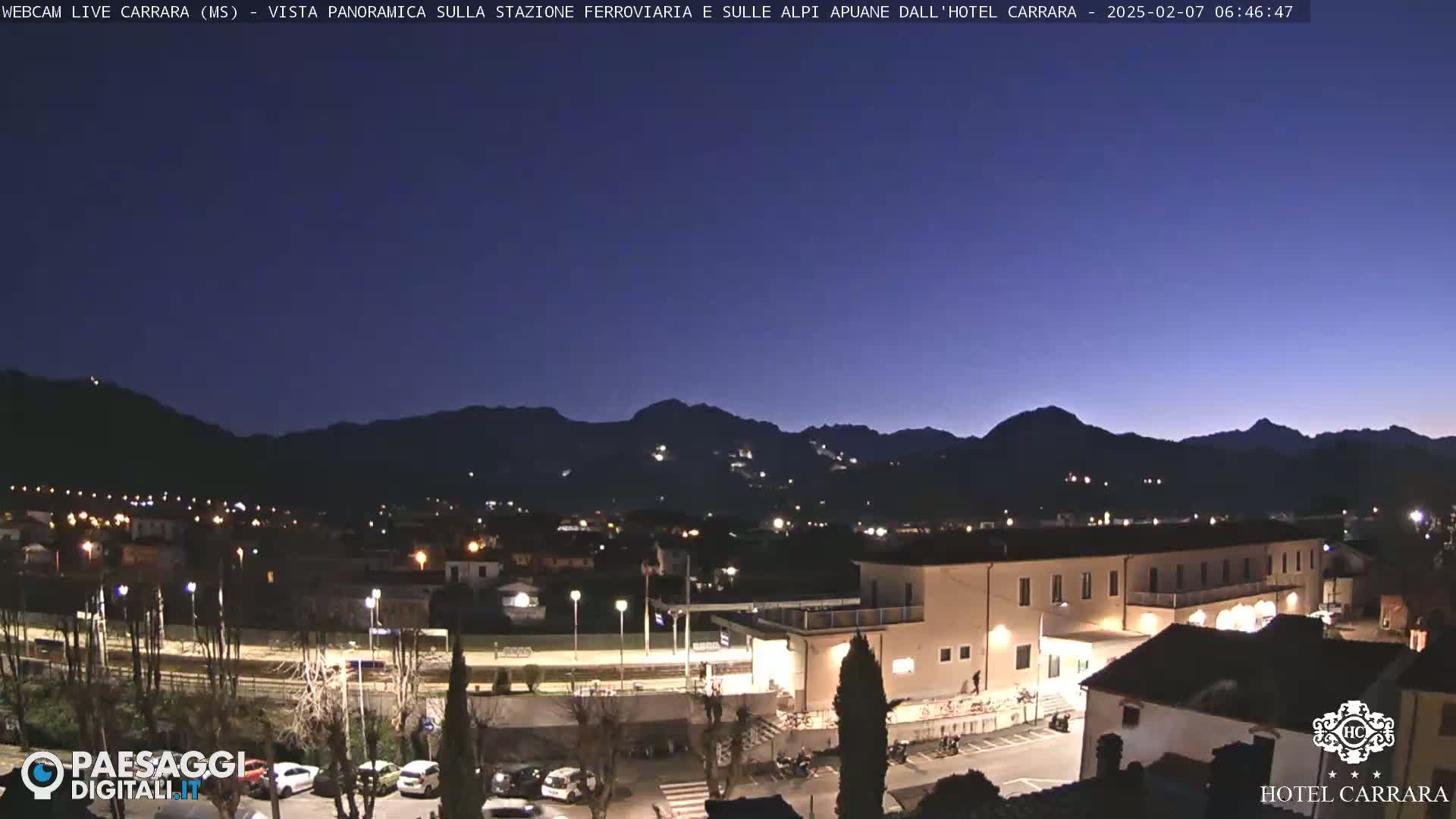  Carrara City Railway Station & Panaromic Natural Alps Park Live Cam - Massa & Carrara, Tuscany, Italy