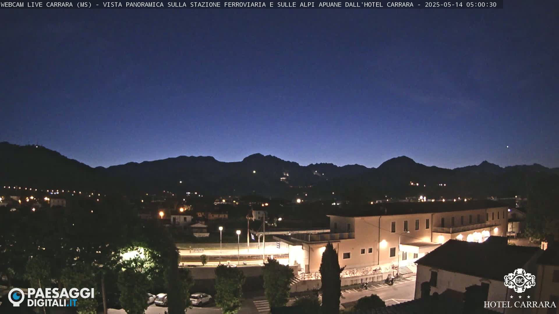  Carrara City Railway Station & Panaromic Natural Alps Park Live Cam - Massa & Carrara, Tuscany, Italy