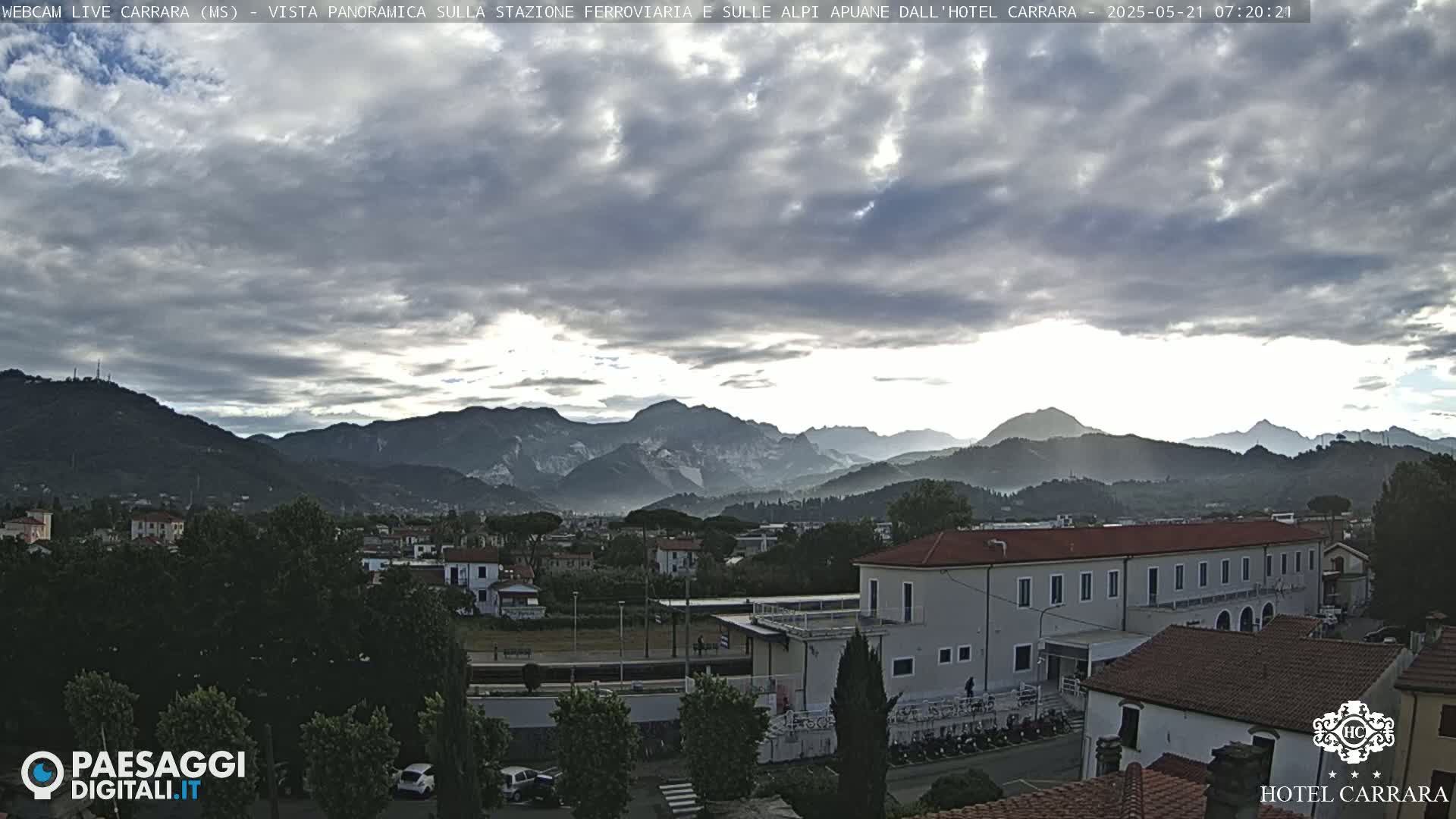  Carrara City Railway Station & Panaromic Natural Alps Park Live Cam - Massa & Carrara, Tuscany, Italy