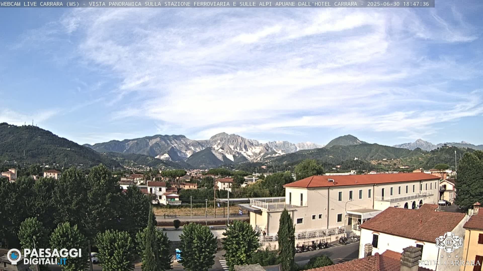  Carrara City Railway Station & Panaromic Natural Alps Park Live Cam - Massa & Carrara, Tuscany, Italy