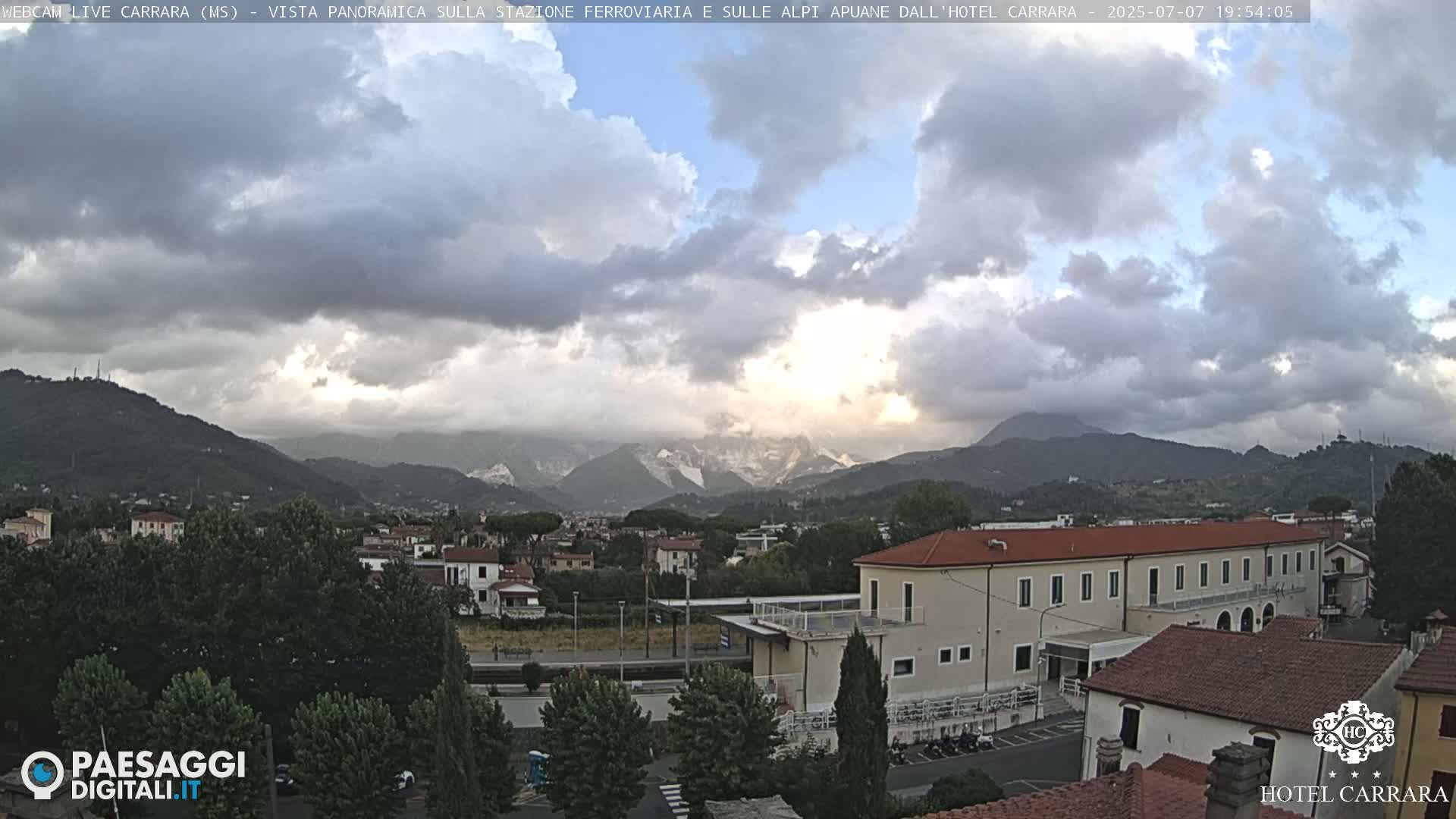  Carrara City Railway Station & Panaromic Natural Alps Park Live Cam - Massa & Carrara, Tuscany, Italy