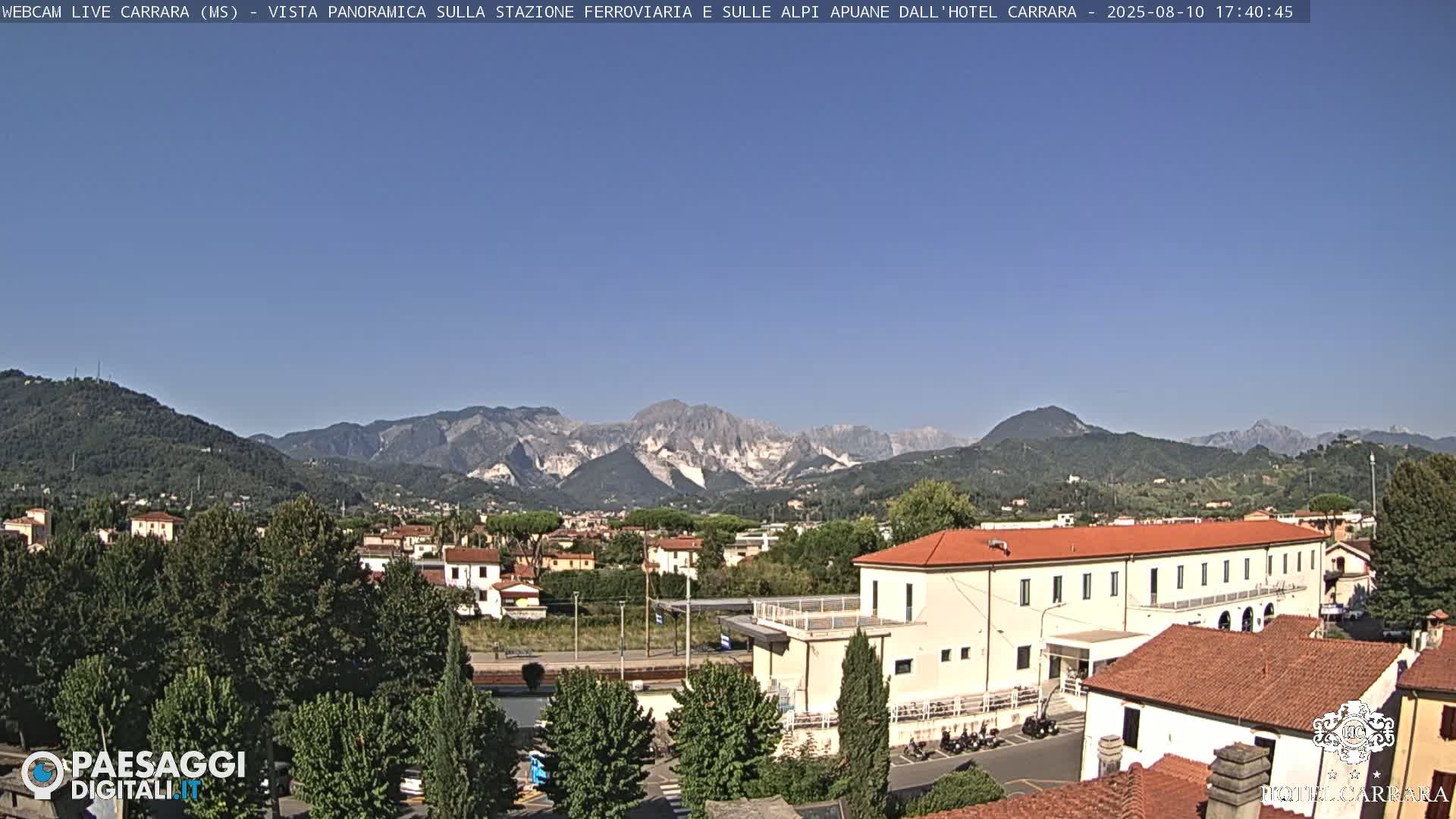  Carrara City Railway Station & Panaromic Natural Alps Park Live Cam - Massa & Carrara, Tuscany, Italy