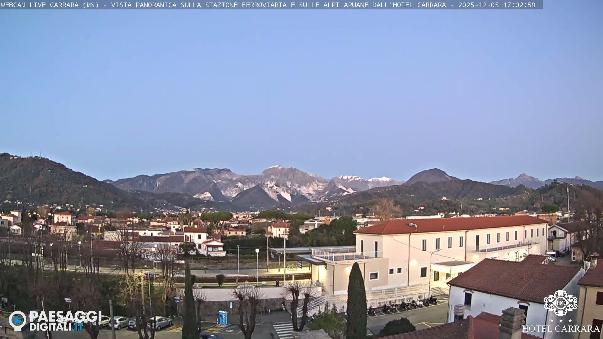  Carrara City Railway Station & Panaromic Natural Alps Park Live Cam - Massa & Carrara, Tuscany, Italy