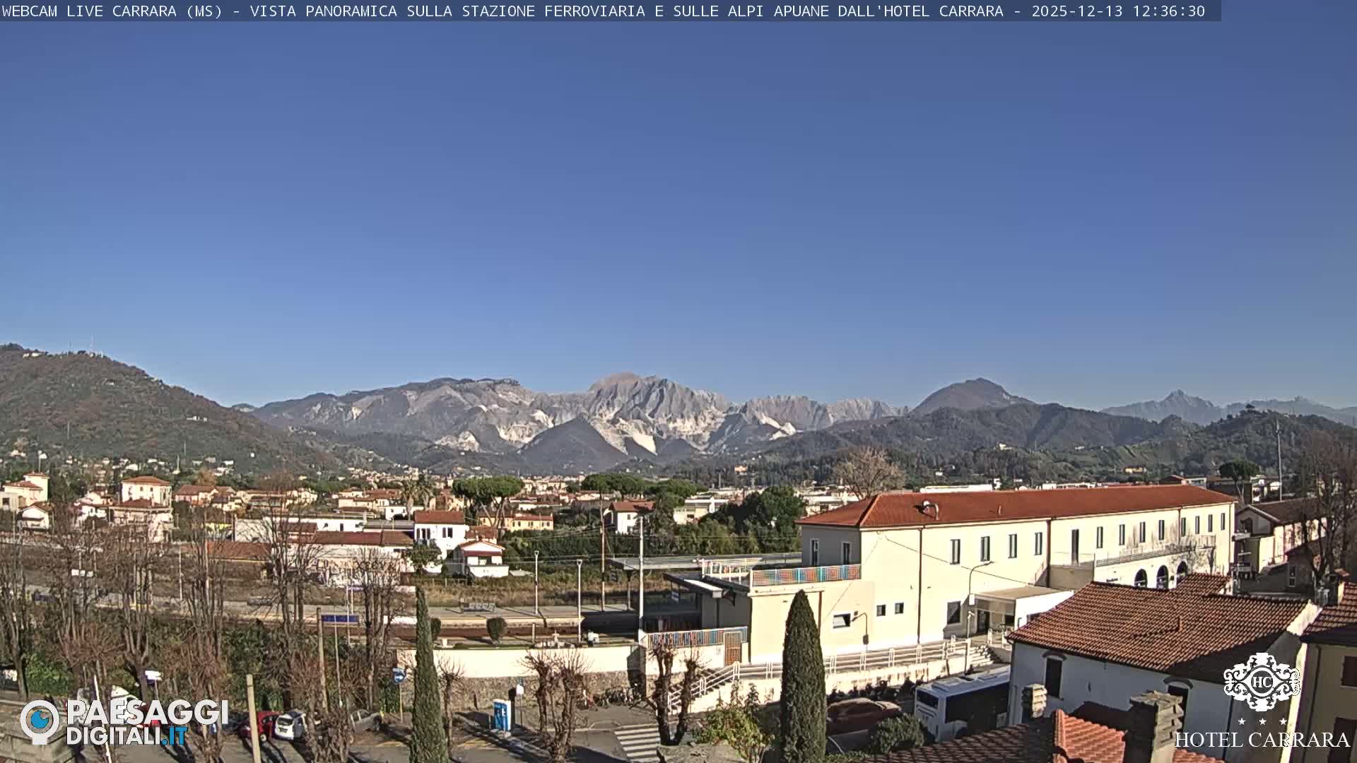  Carrara City Railway Station & Panaromic Natural Alps Park Live Cam - Massa & Carrara, Tuscany, Italy