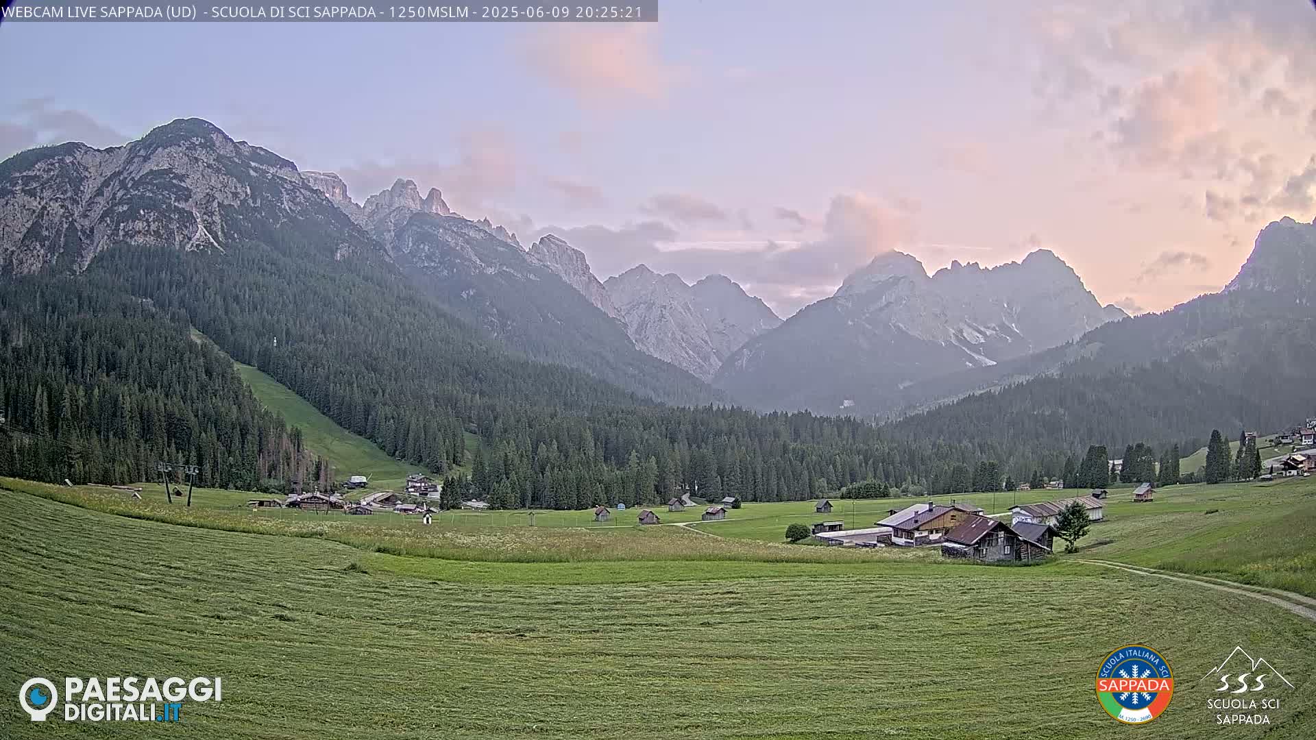  Sappada City Ski School & Ski Slope Live Cam - Udine, Friuli-Venezia Giulia, Italy