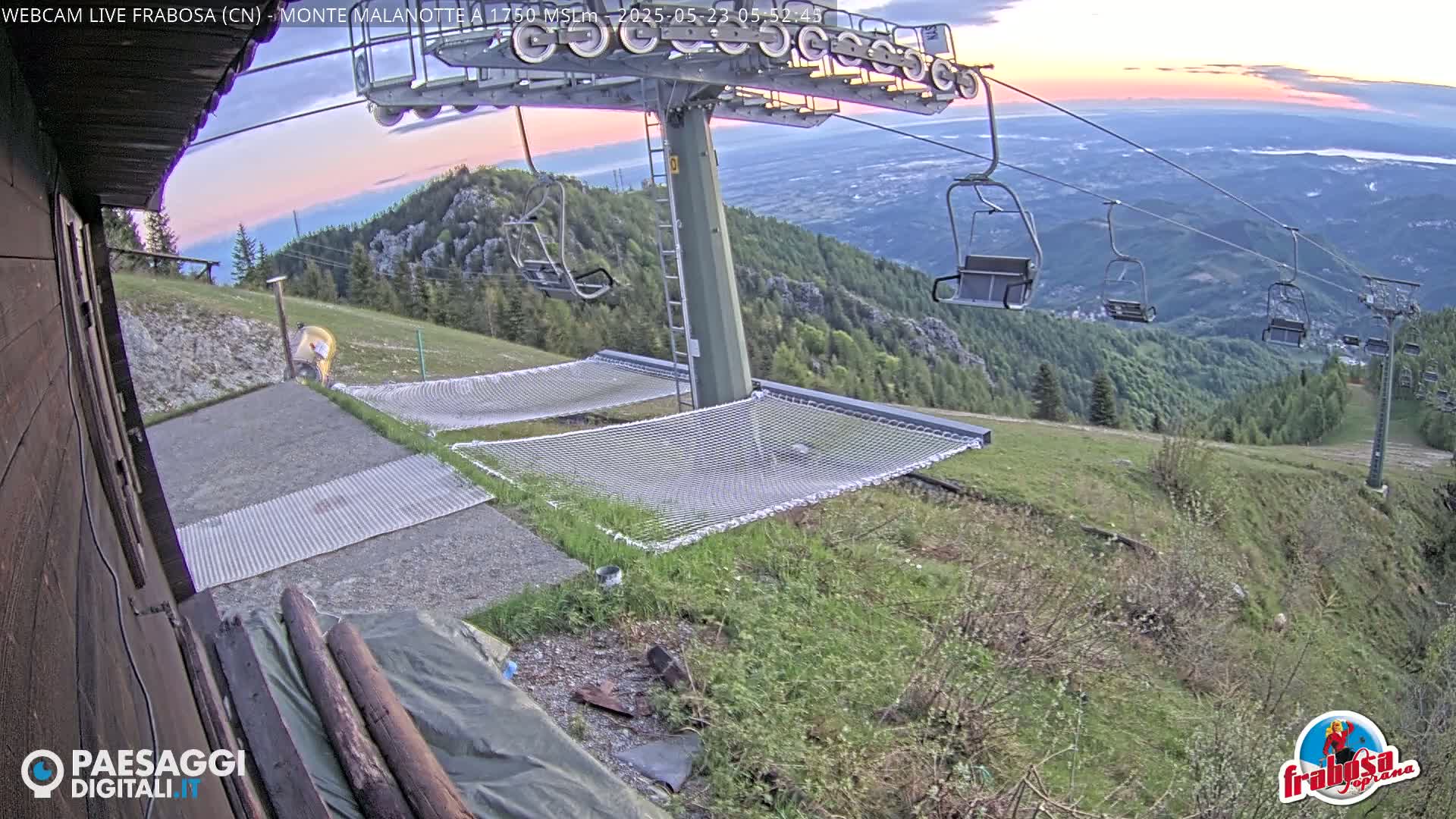 Moro Mount Frabosa Malanotte Ski School & Ski Slope Live Cam - Cuneo, Piedmont, Italy
