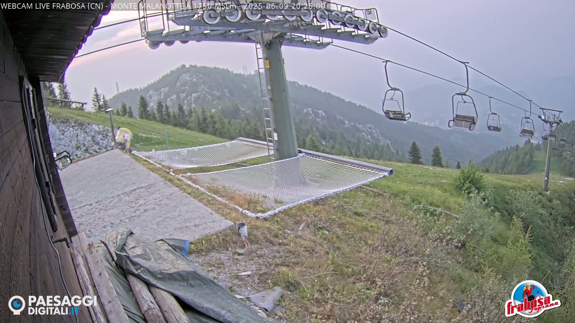 Moro Mount Frabosa Malanotte Ski School & Ski Slope Live Cam - Cuneo, Piedmont, Italy