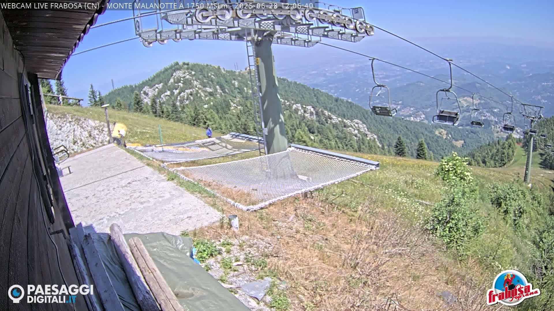Monte Moro Mount Frabosa, Prato Nevoso Malanotte Take off Ramp & Ski Slope Live Cam - Cuneo, Piedmont, Italy