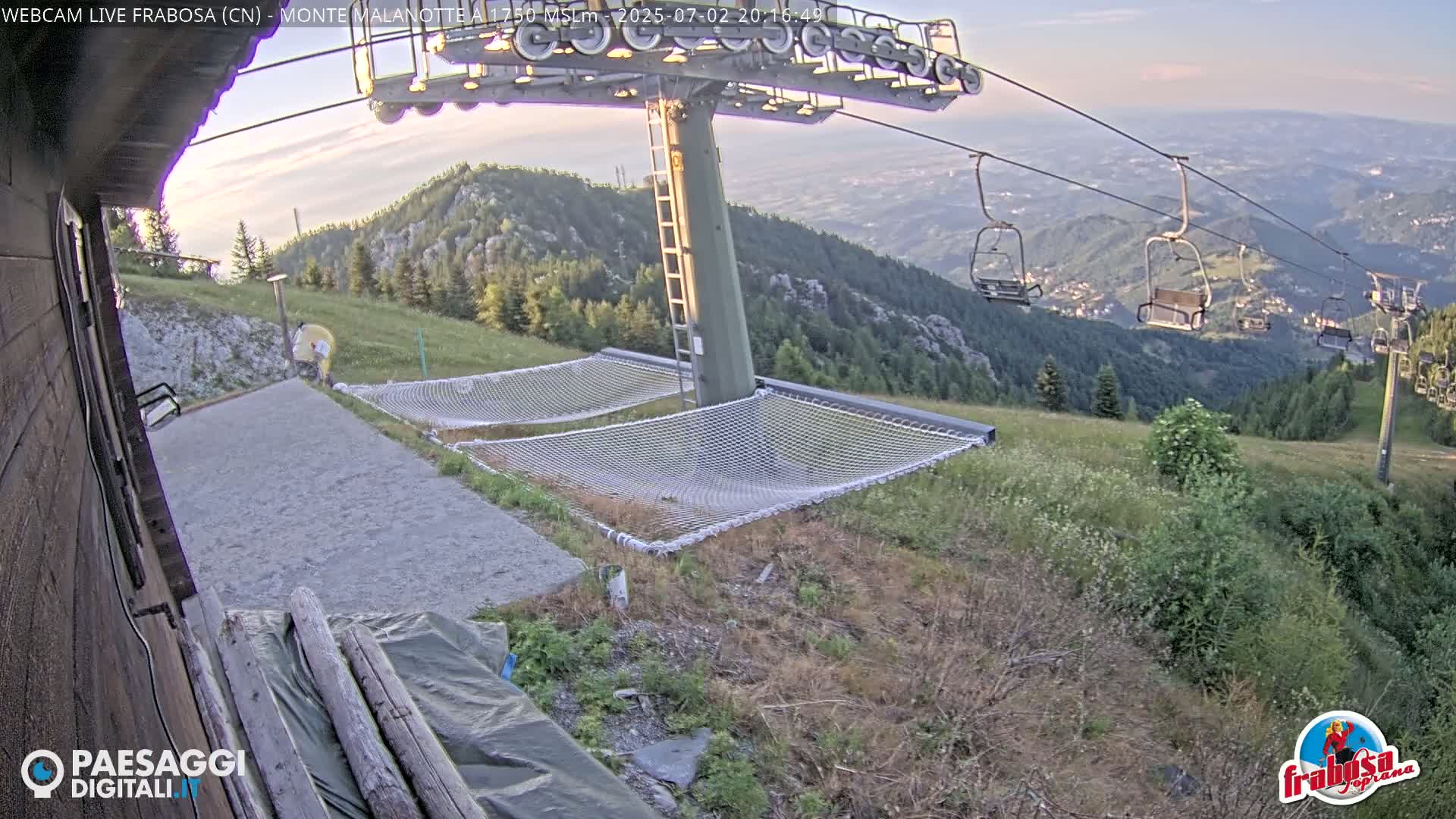 Monte Moro Mount Frabosa, Prato Nevoso Malanotte Take off Ramp & Ski Slope Live Cam - Cuneo, Piedmont, Italy