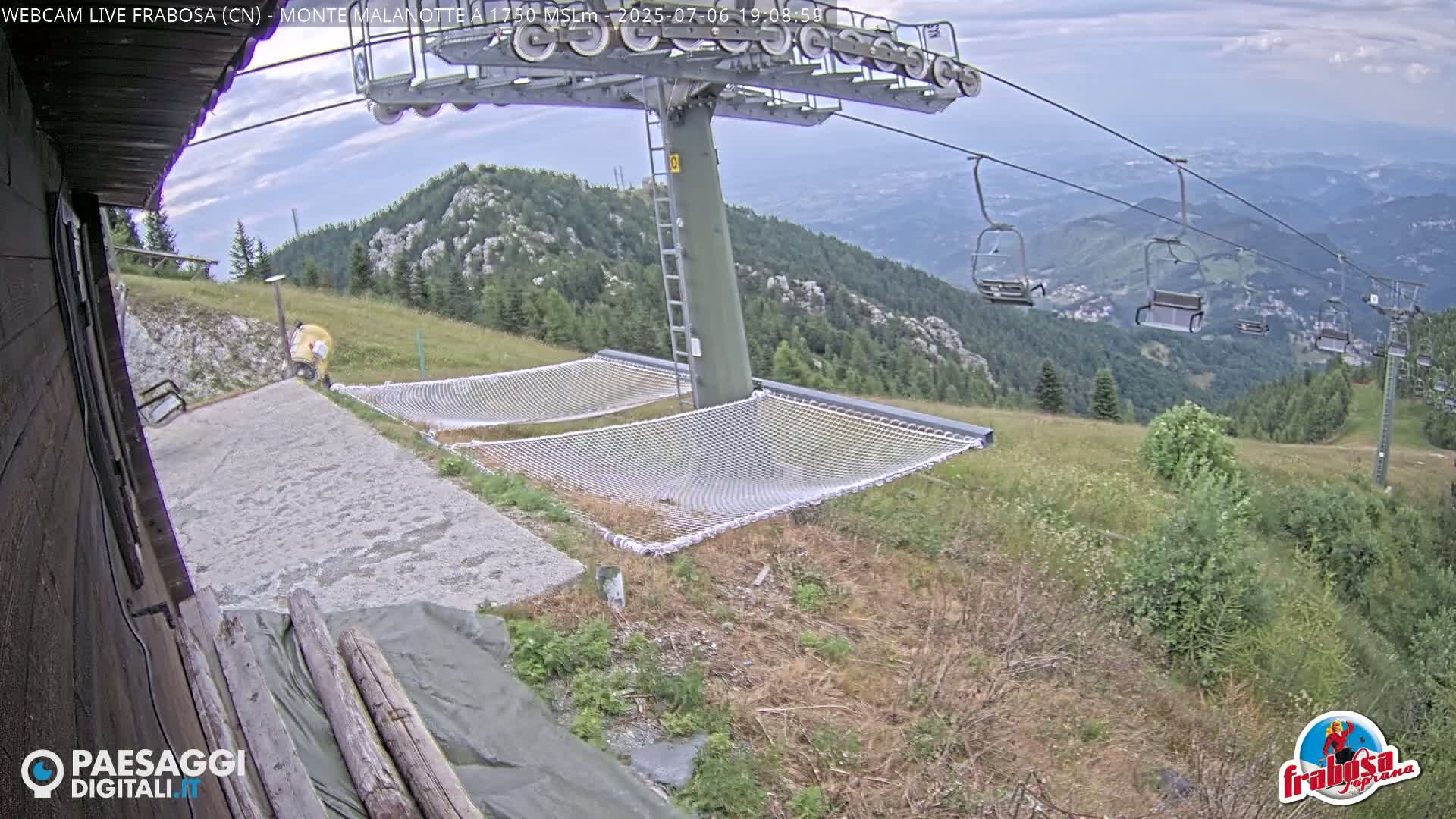 Monte Moro Mount Frabosa, Prato Nevoso Malanotte Take off Ramp & Ski Slope Live Cam - Cuneo, Piedmont, Italy