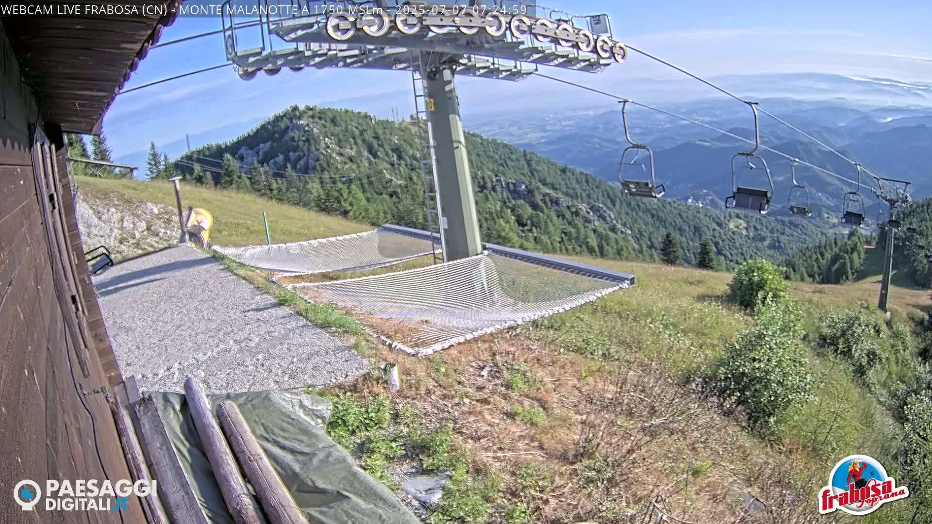 Monte Moro Mount Frabosa, Prato Nevoso Malanotte Take off Ramp & Ski Slope Live Cam - Cuneo, Piedmont, Italy