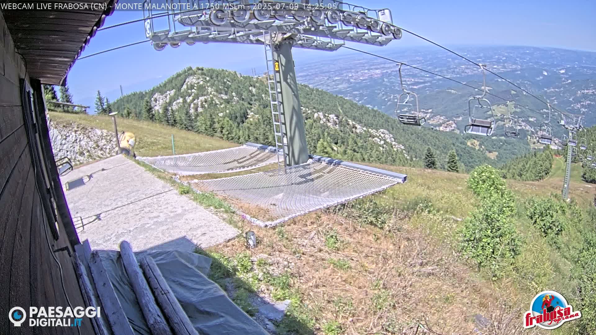 Monte Moro Mount Frabosa, Prato Nevoso Malanotte Take off Ramp & Ski Slope Live Cam - Cuneo, Piedmont, Italy