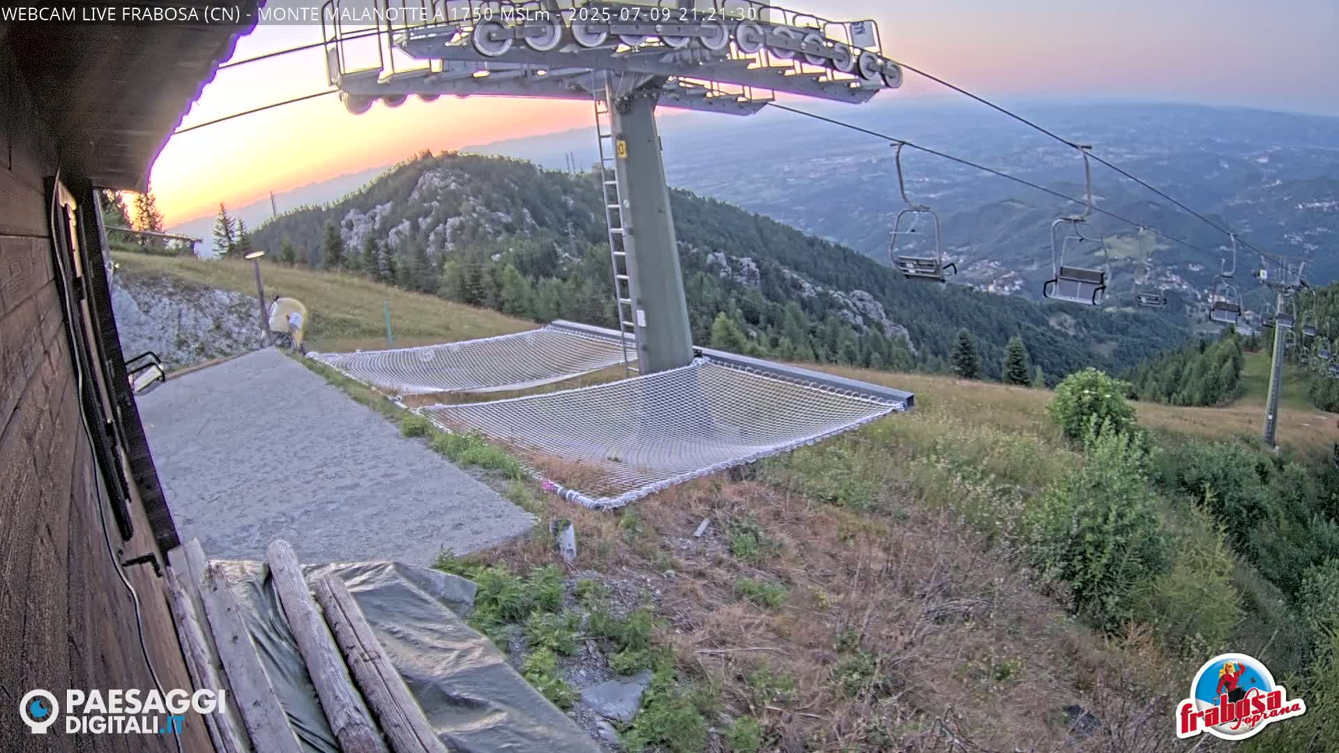 Monte Moro Mount Frabosa, Prato Nevoso Malanotte Take off Ramp & Ski Slope Live Cam - Cuneo, Piedmont, Italy