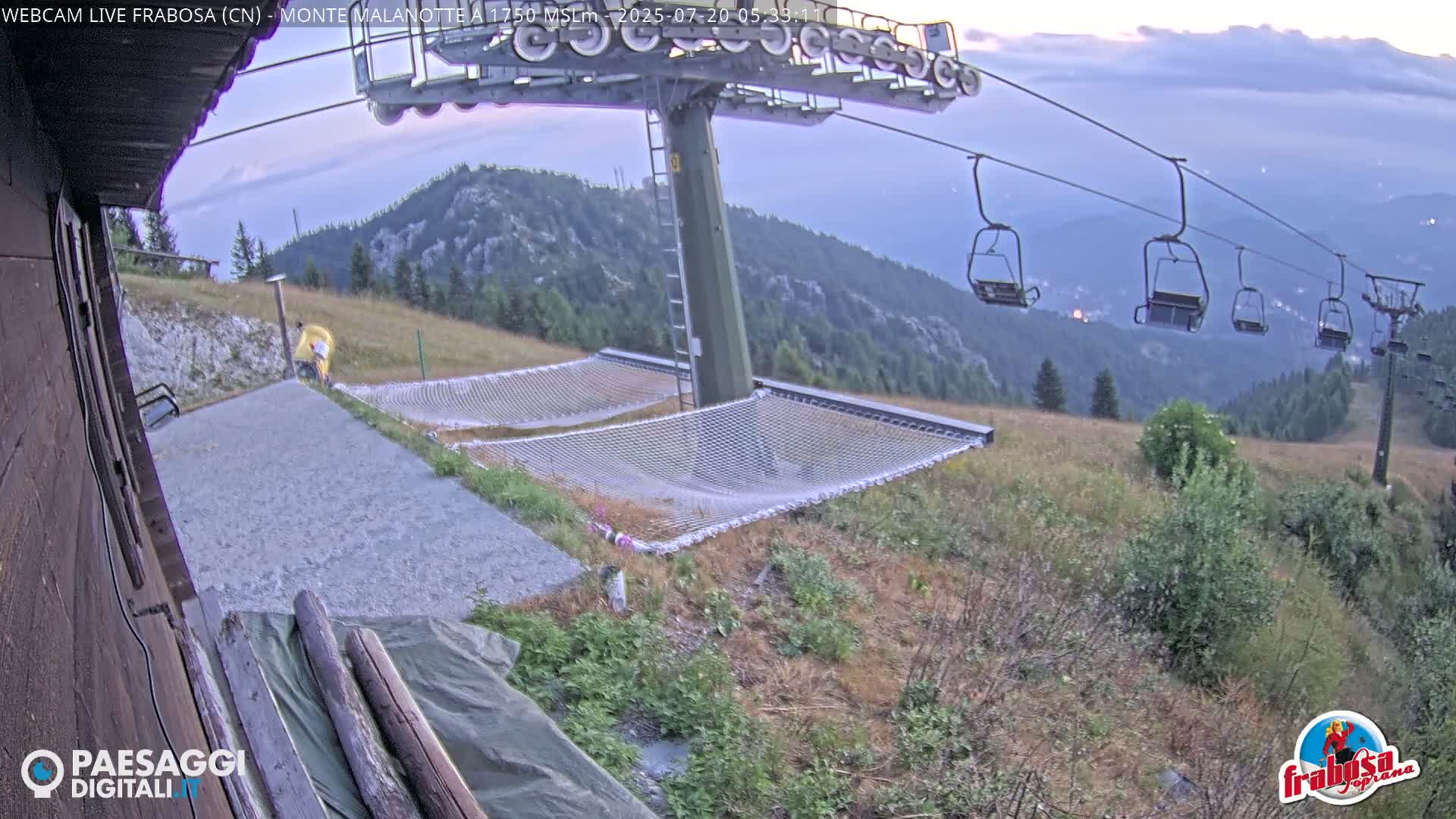 Monte Moro Mount Frabosa, Prato Nevoso Malanotte Take off Ramp & Ski Slope Live Cam - Cuneo, Piedmont, Italy