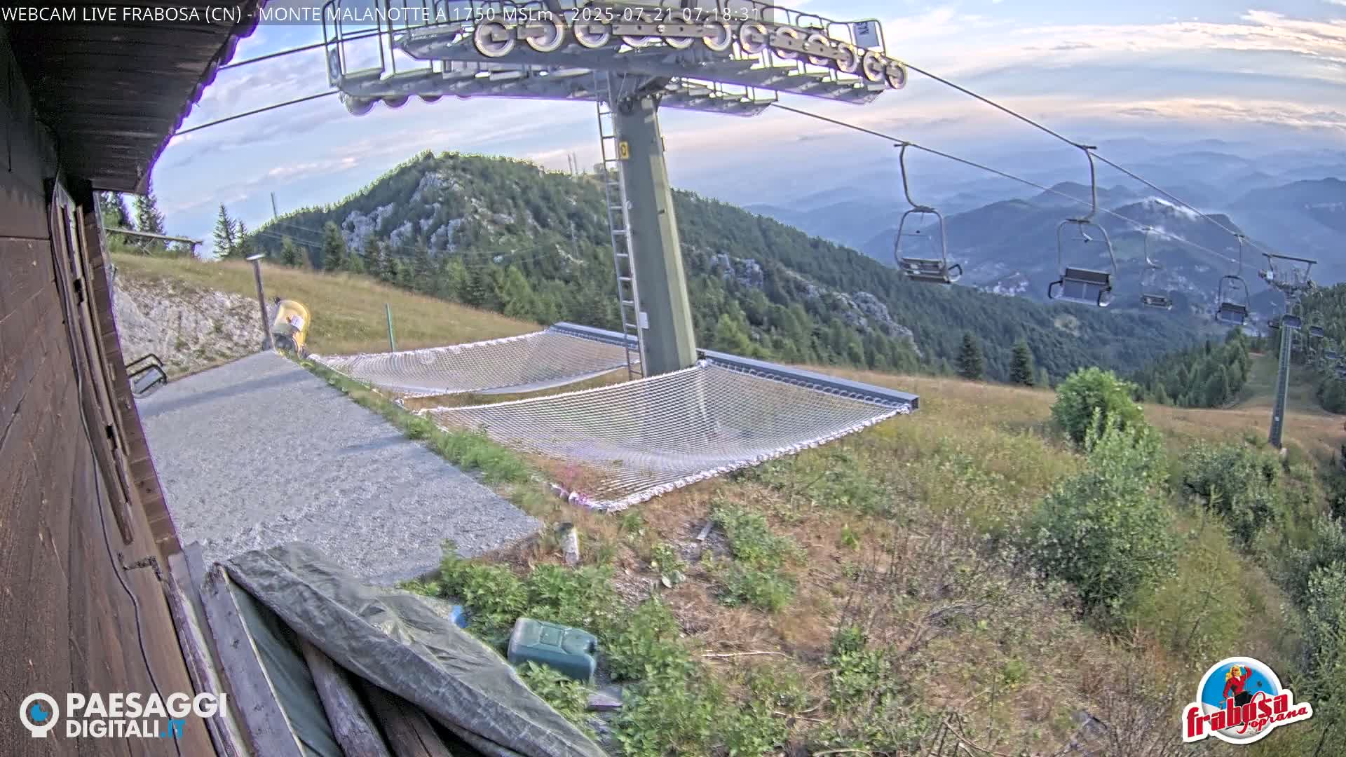 Monte Moro Mount Frabosa, Prato Nevoso Malanotte Take off Ramp & Ski Slope Live Cam - Cuneo, Piedmont, Italy