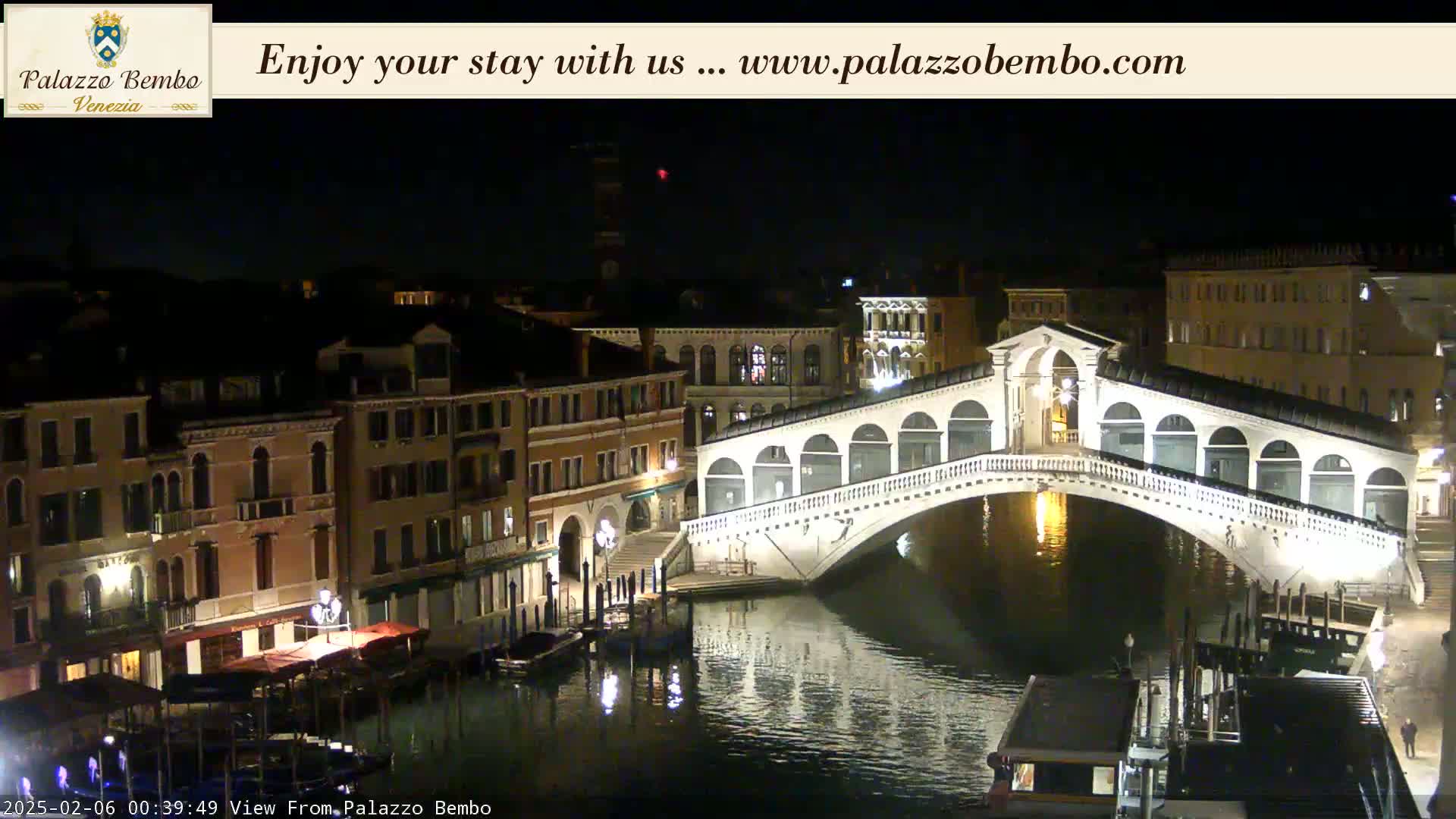 Venice, Rialto Bridge in Grand Canal Live Cam - Veneto, Italy