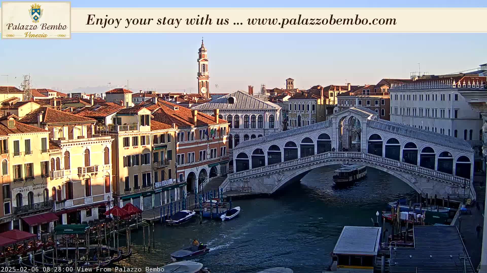 Venice, Rialto Bridge in Grand Canal Live Cam - Veneto, Italy