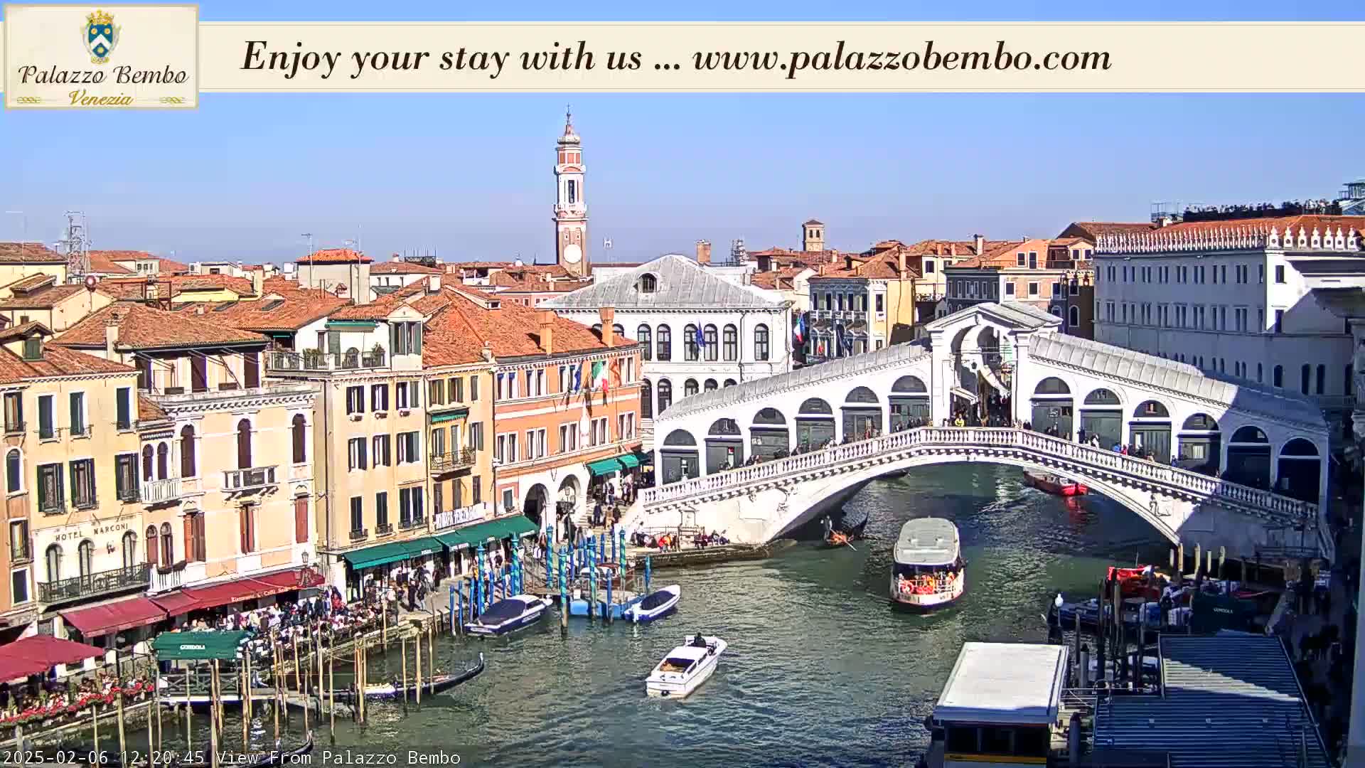 Venice, Rialto Bridge in Grand Canal Live Cam - Veneto, Italy