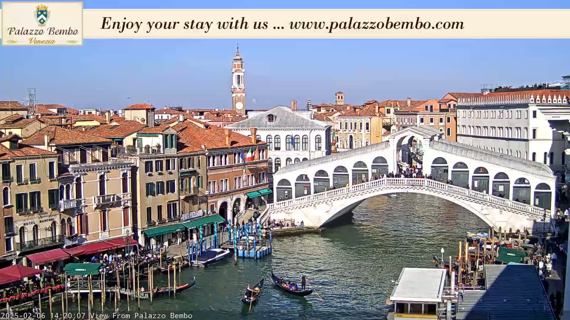 Venice, Rialto Bridge in Grand Canal Live Cam - Veneto, Italy