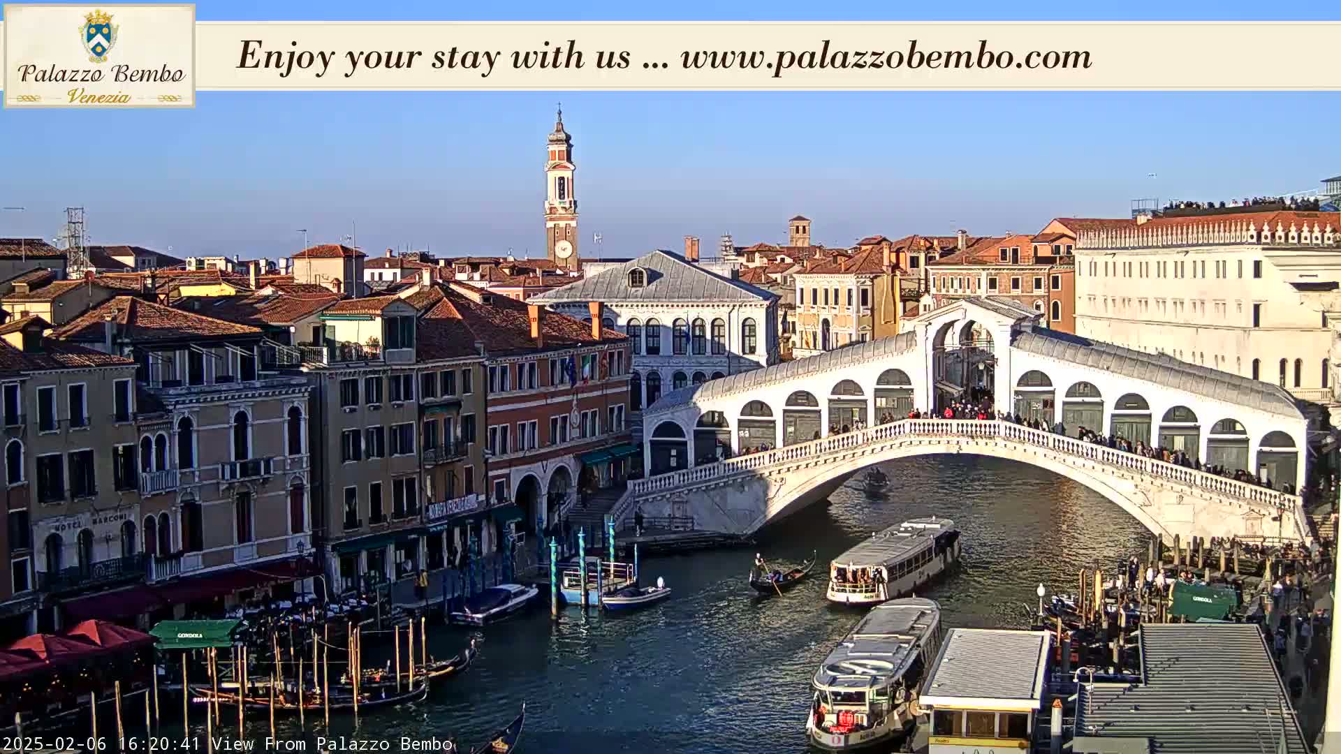 Venice, Rialto Bridge in Grand Canal Live Cam - Veneto, Italy