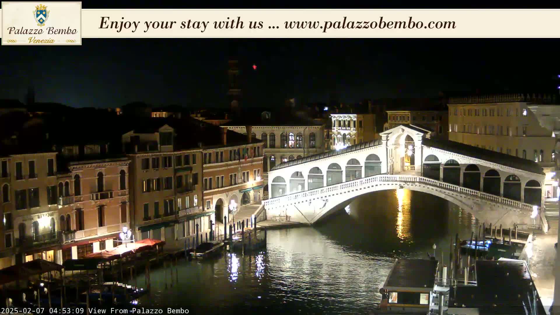 Venice, Rialto Bridge in Grand Canal Live Cam - Veneto, Italy