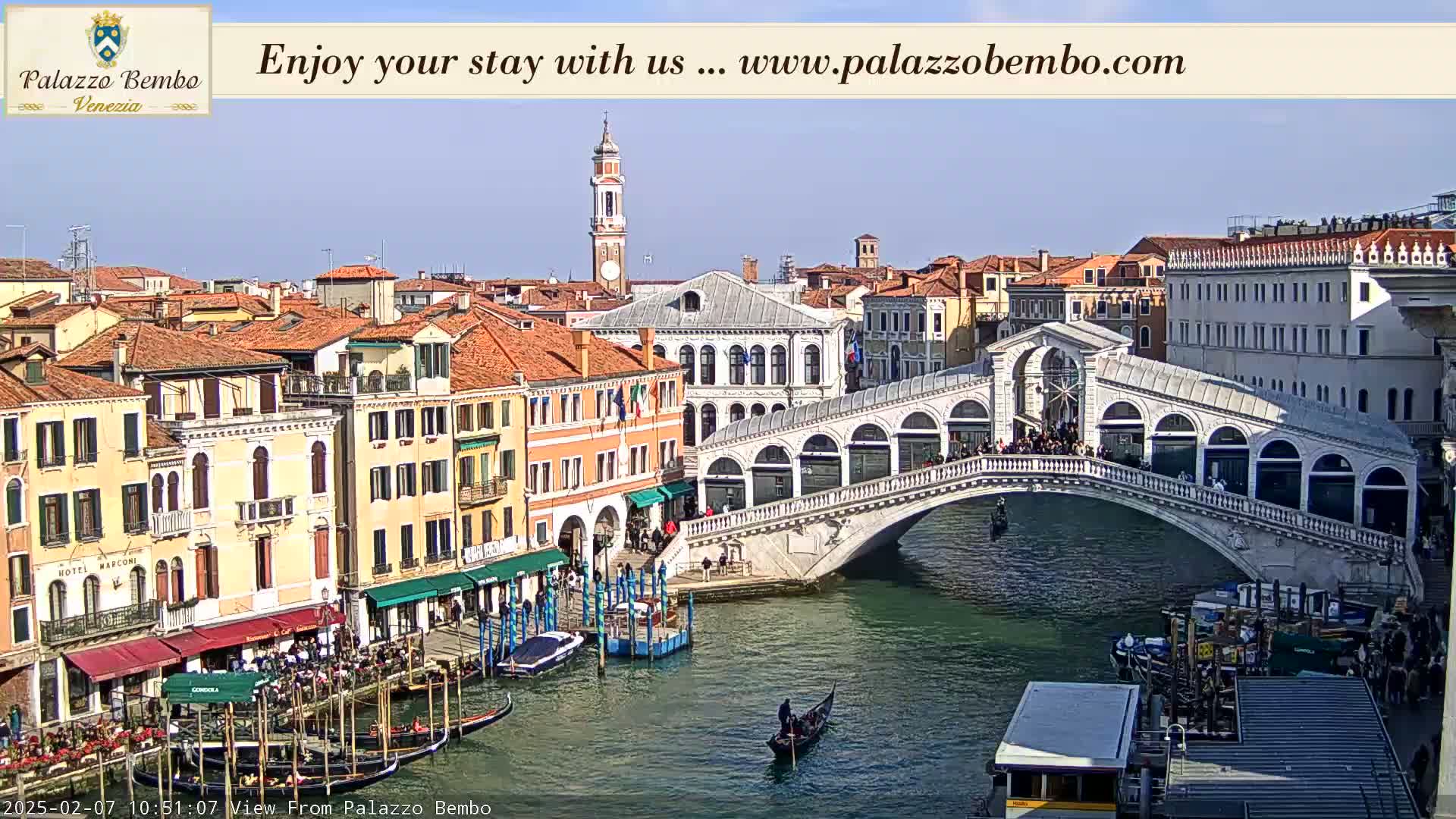 Venice, Rialto Bridge in Grand Canal Live Cam - Veneto, Italy