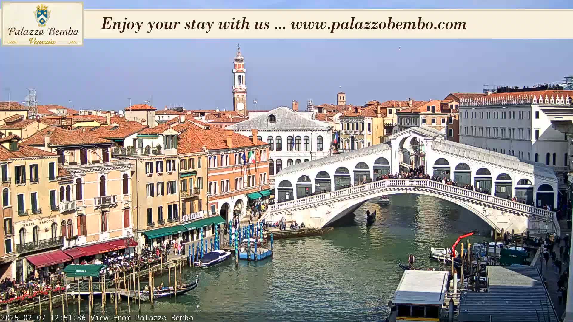 Venice, Rialto Bridge in Grand Canal Live Cam - Veneto, Italy