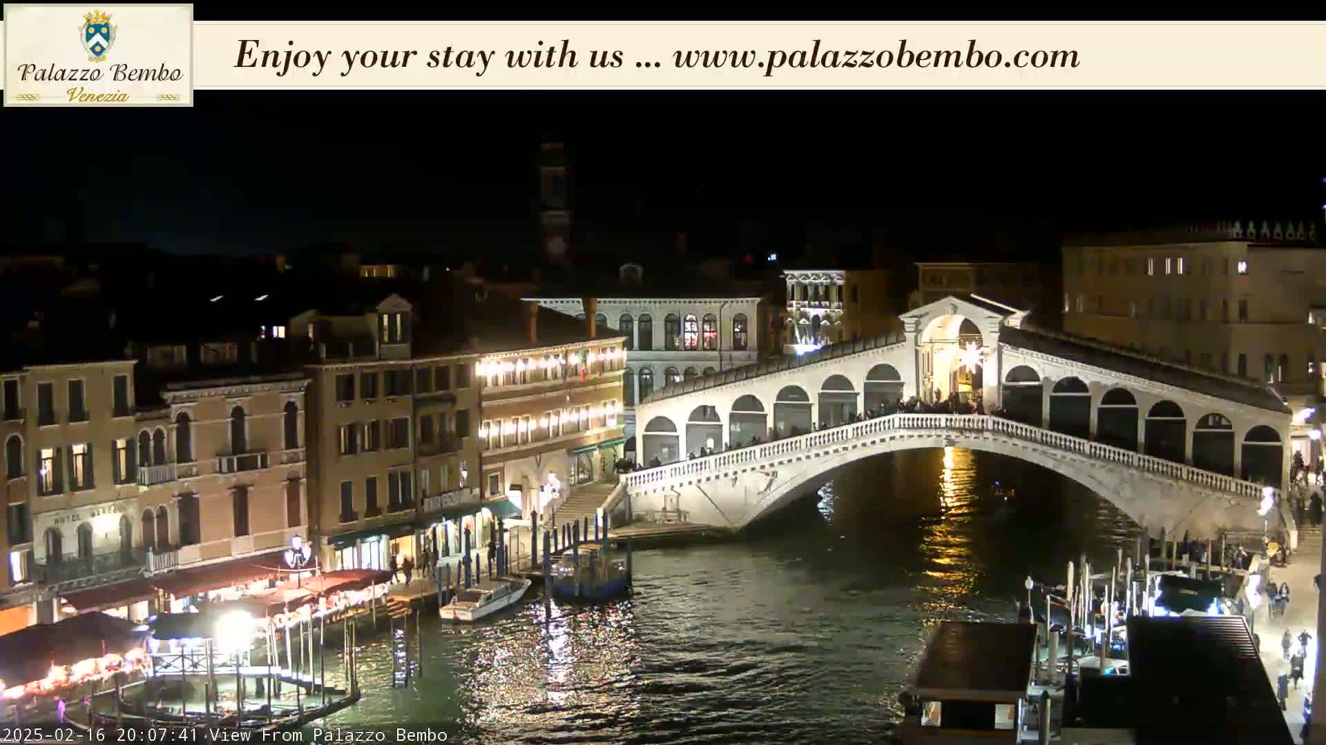 Venice, Rialto Bridge in Grand Canal Live Cam - Veneto, Italy