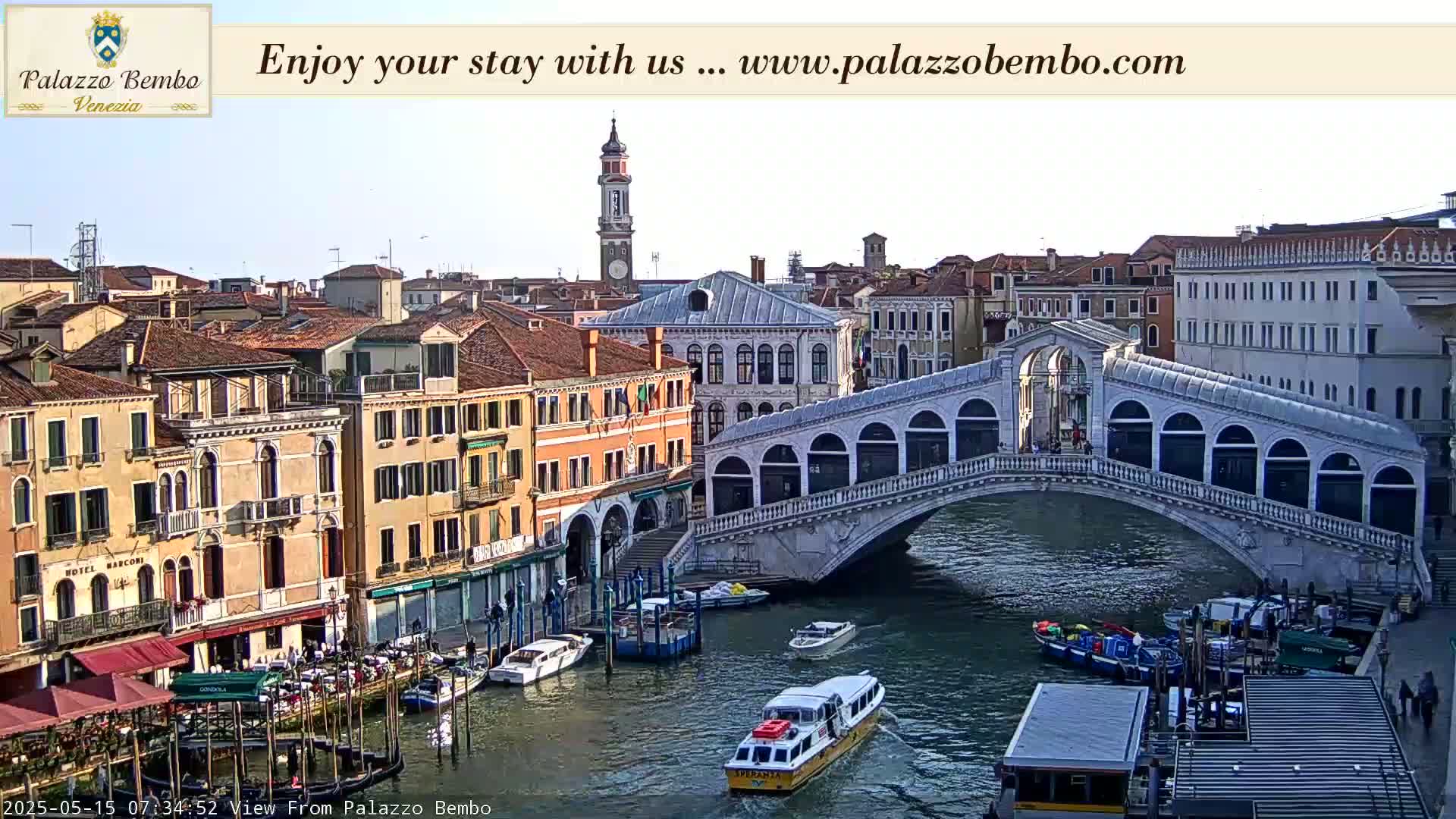 Venice, Rialto Bridge in Grand Canal Live Cam - Veneto, Italy