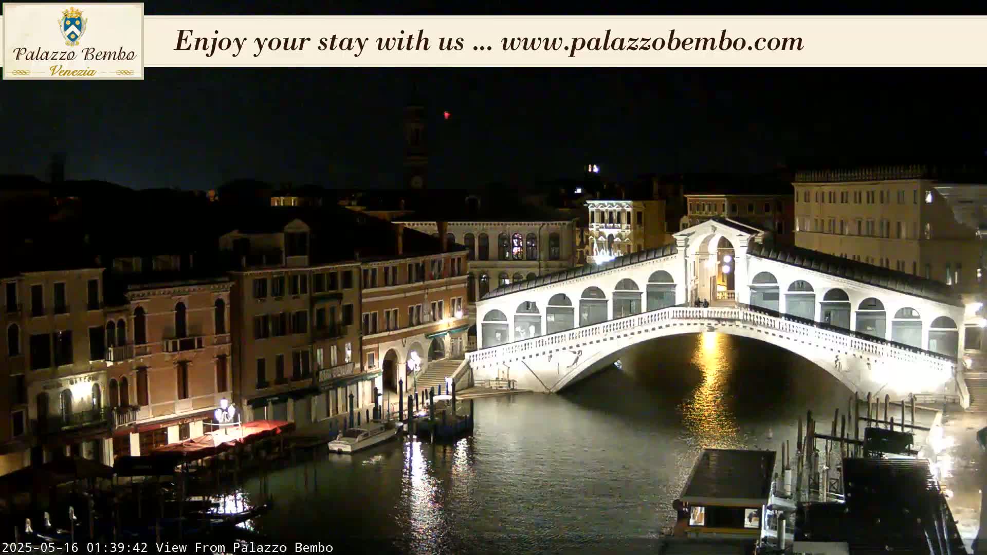 Venice, Rialto Bridge in Grand Canal Live Cam - Veneto, Italy