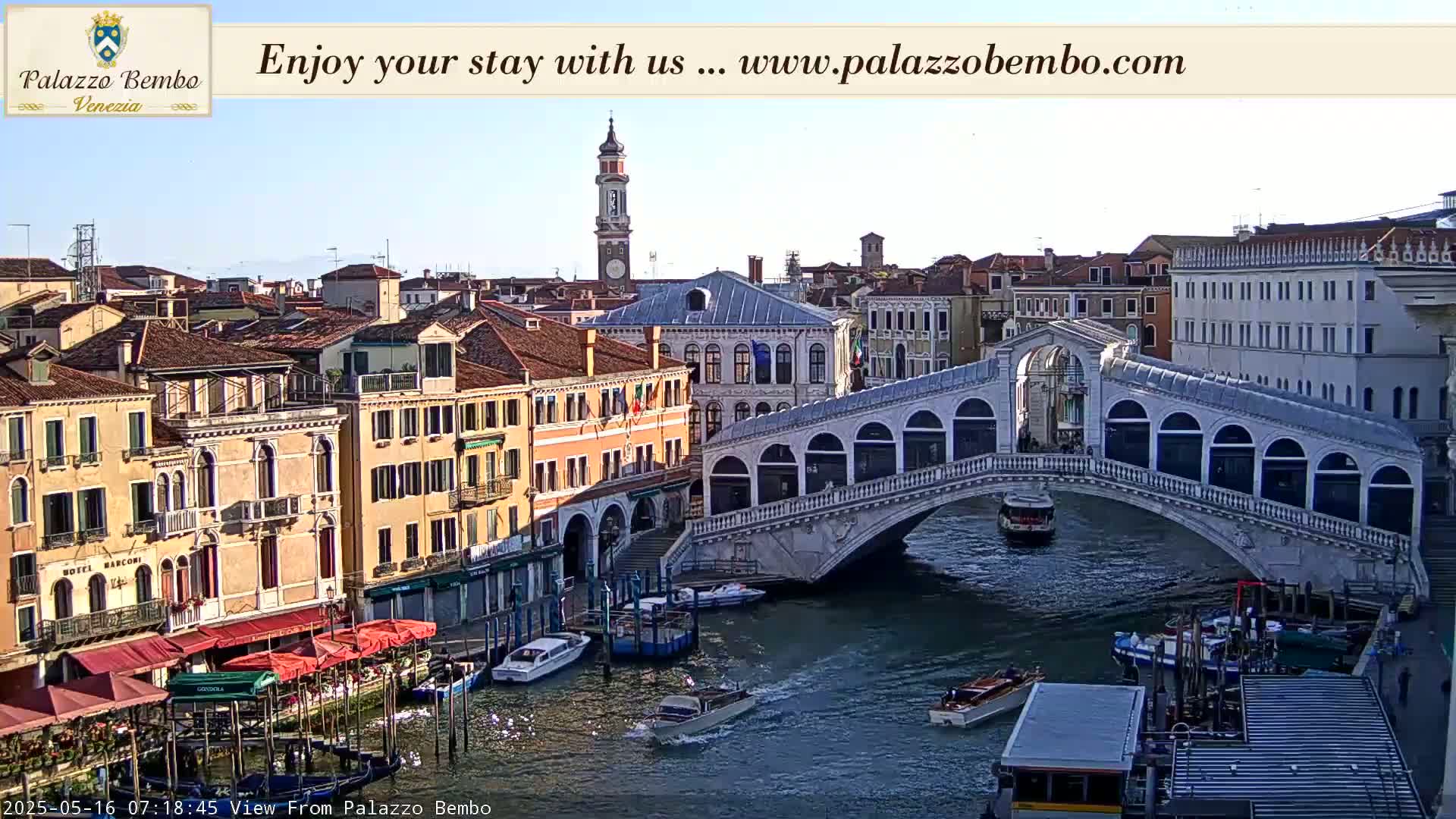 Venice, Rialto Bridge in Grand Canal Live Cam - Veneto, Italy