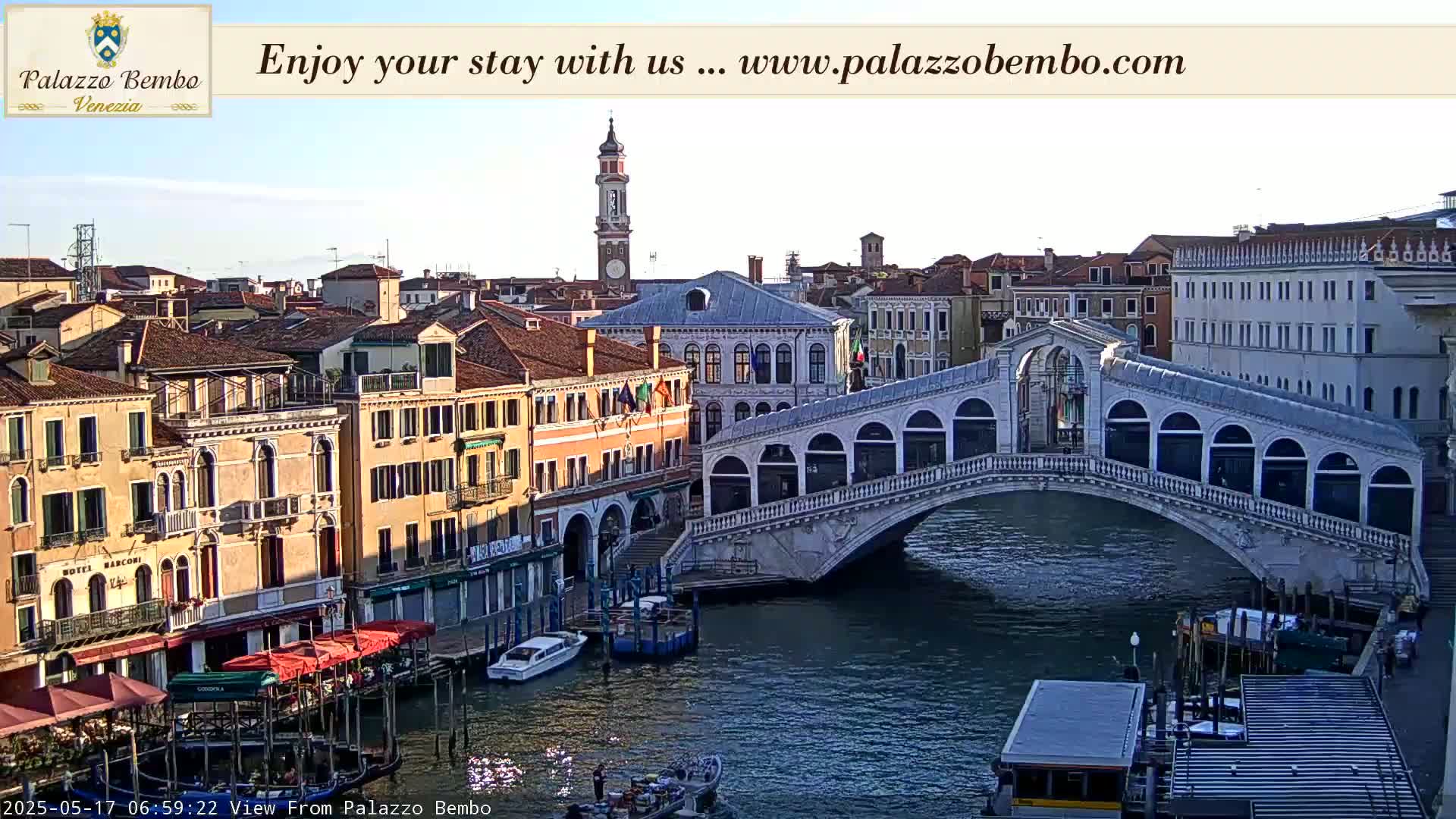 Venice, Rialto Bridge in Grand Canal Live Cam - Veneto, Italy