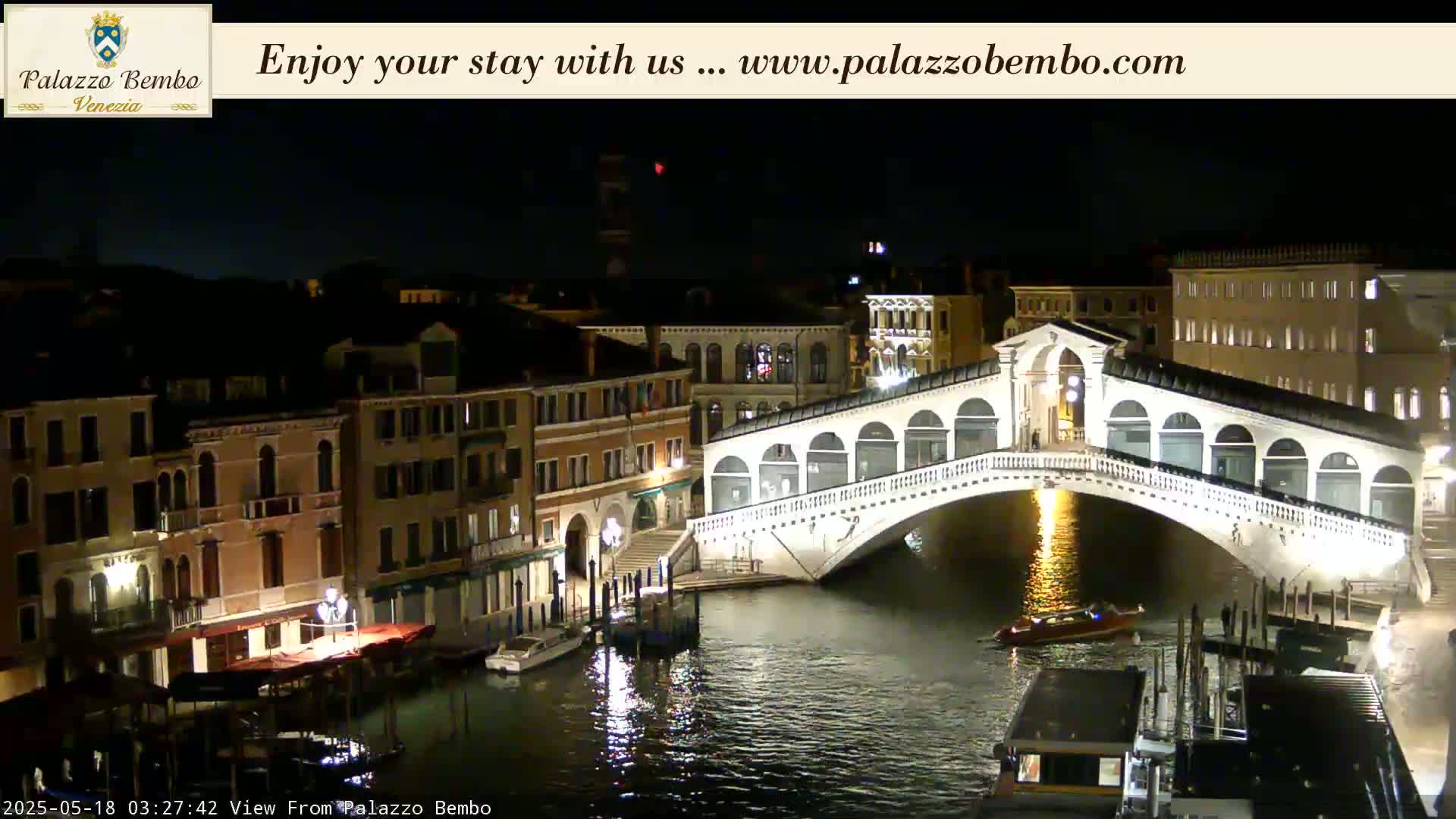 Venice, Rialto Bridge in Grand Canal Live Cam - Veneto, Italy