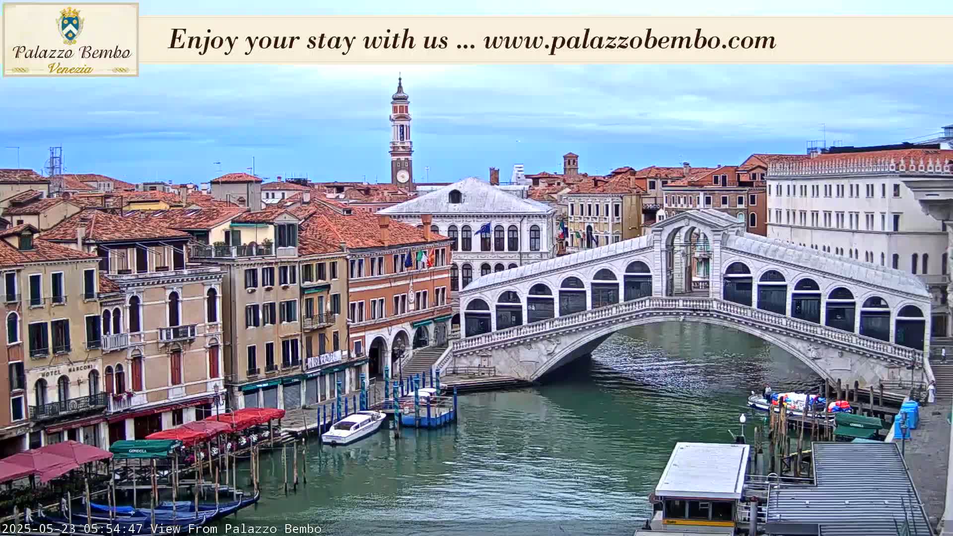 Venice, Rialto Bridge in Grand Canal Live Cam - Veneto, Italy